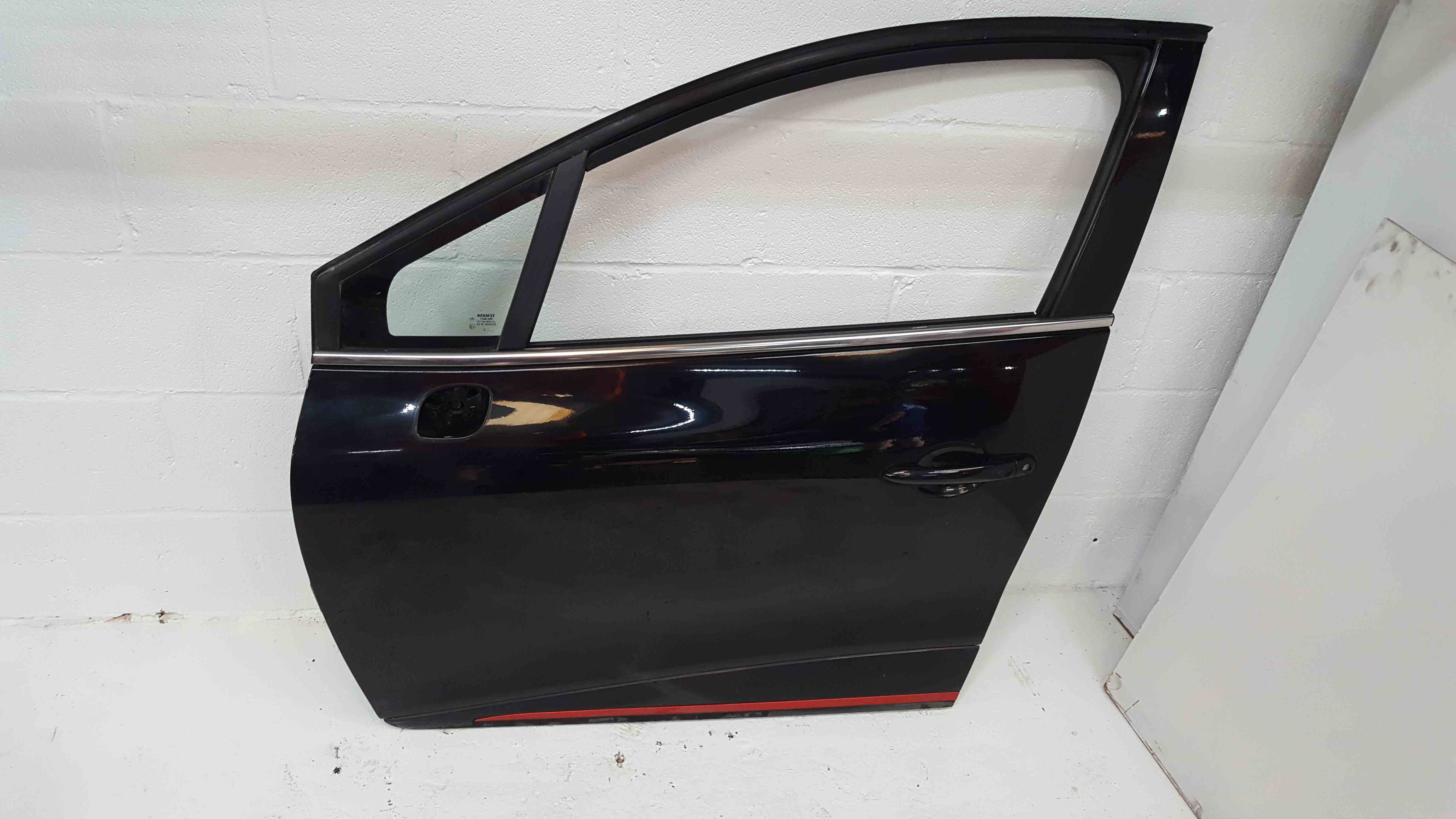 Renault Clio MK4 2013-2018 Passenger NSF Front Door Black Tegne Red Trim