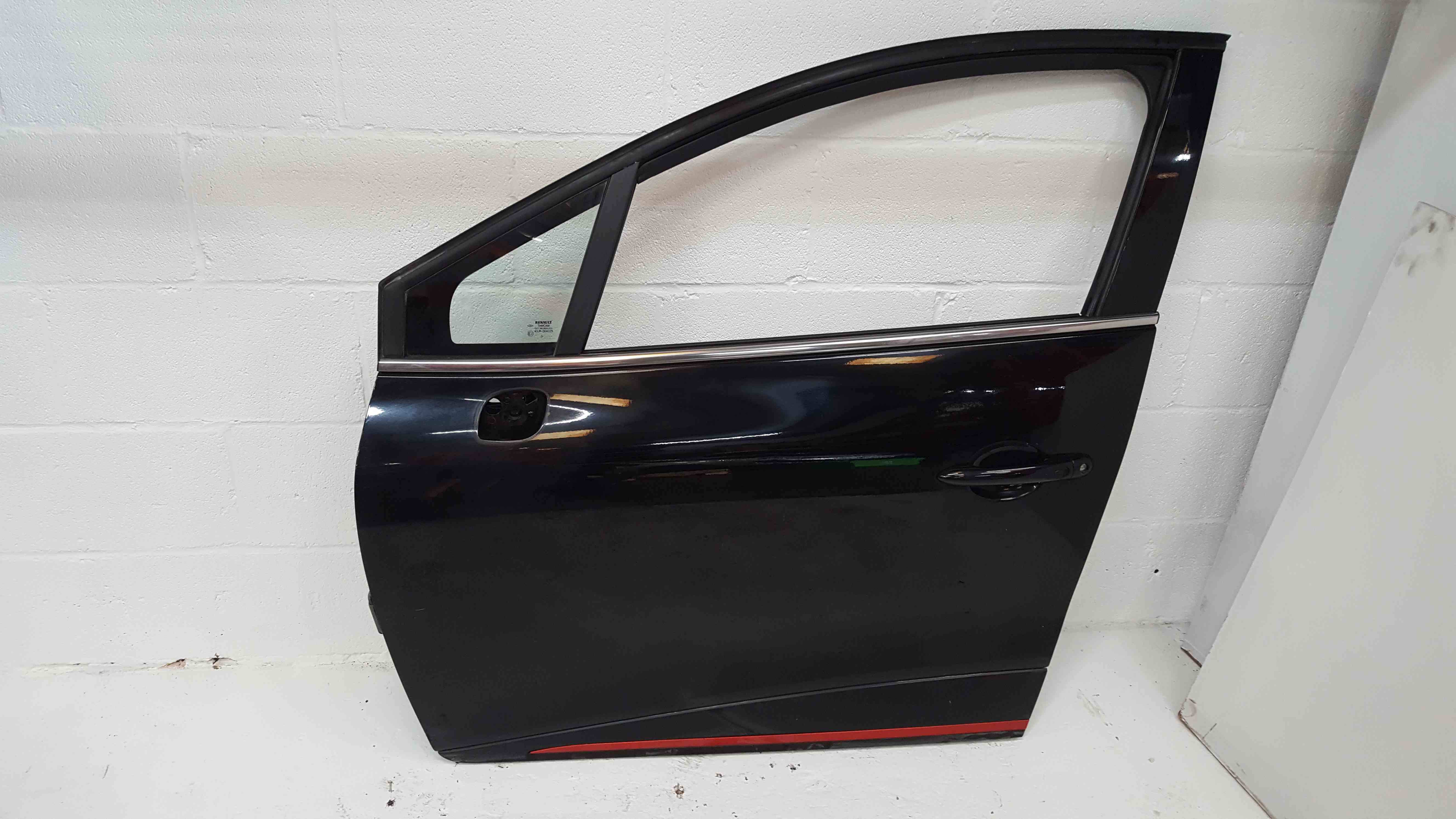 Renault Clio MK4 2013-2018 Passenger NSF Front Door Black Tegne Red Trim