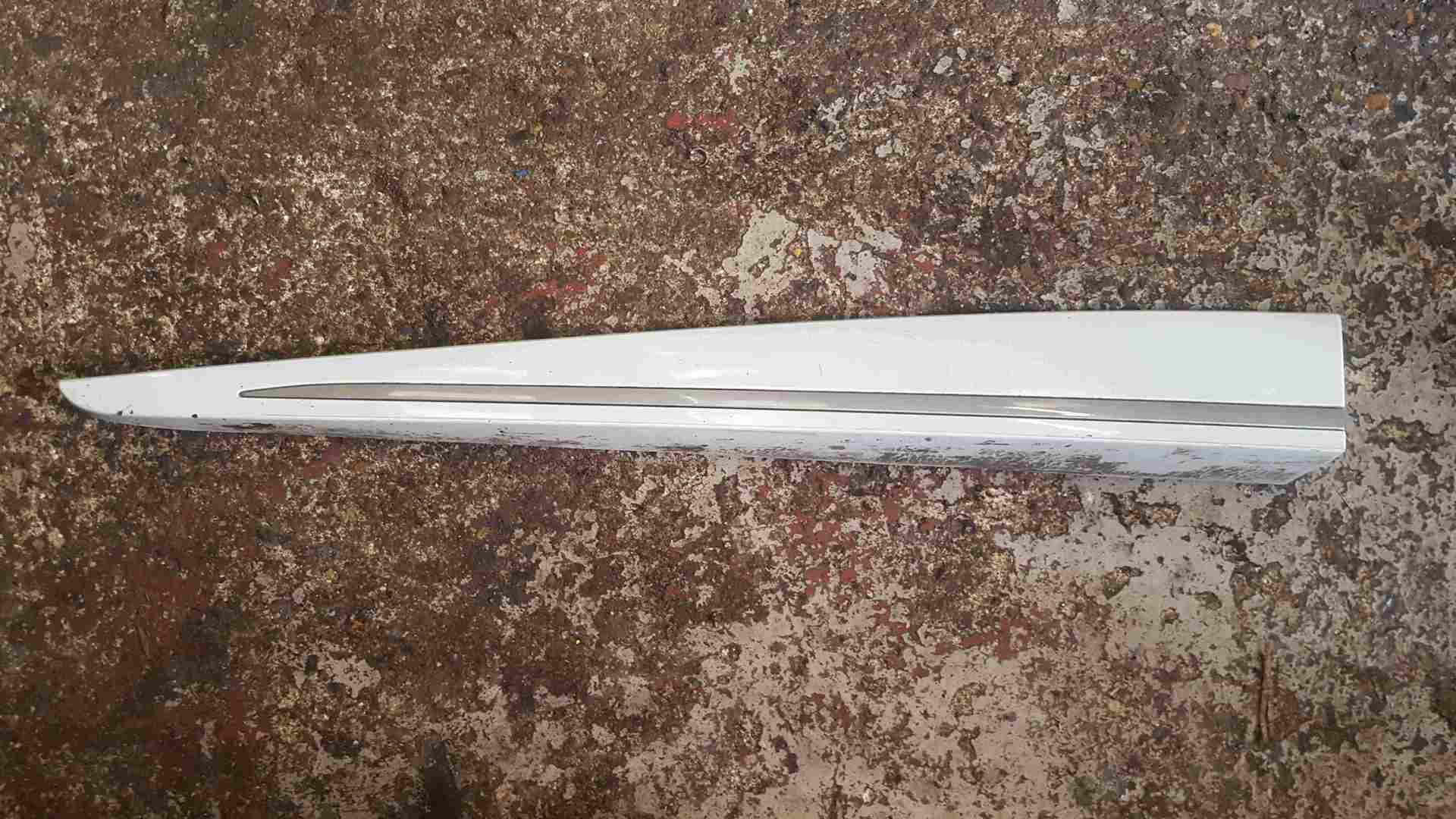 Renault Clio MK4 2013-2018 Passenger NSF Front Door Moulding Trim White