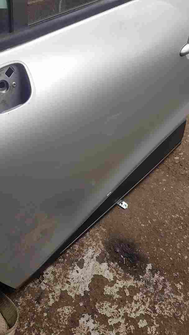 Thumb 3 Renault Clio MK4 2013-2018 Passenger NSF Front Door Silver Ted69 Grade B