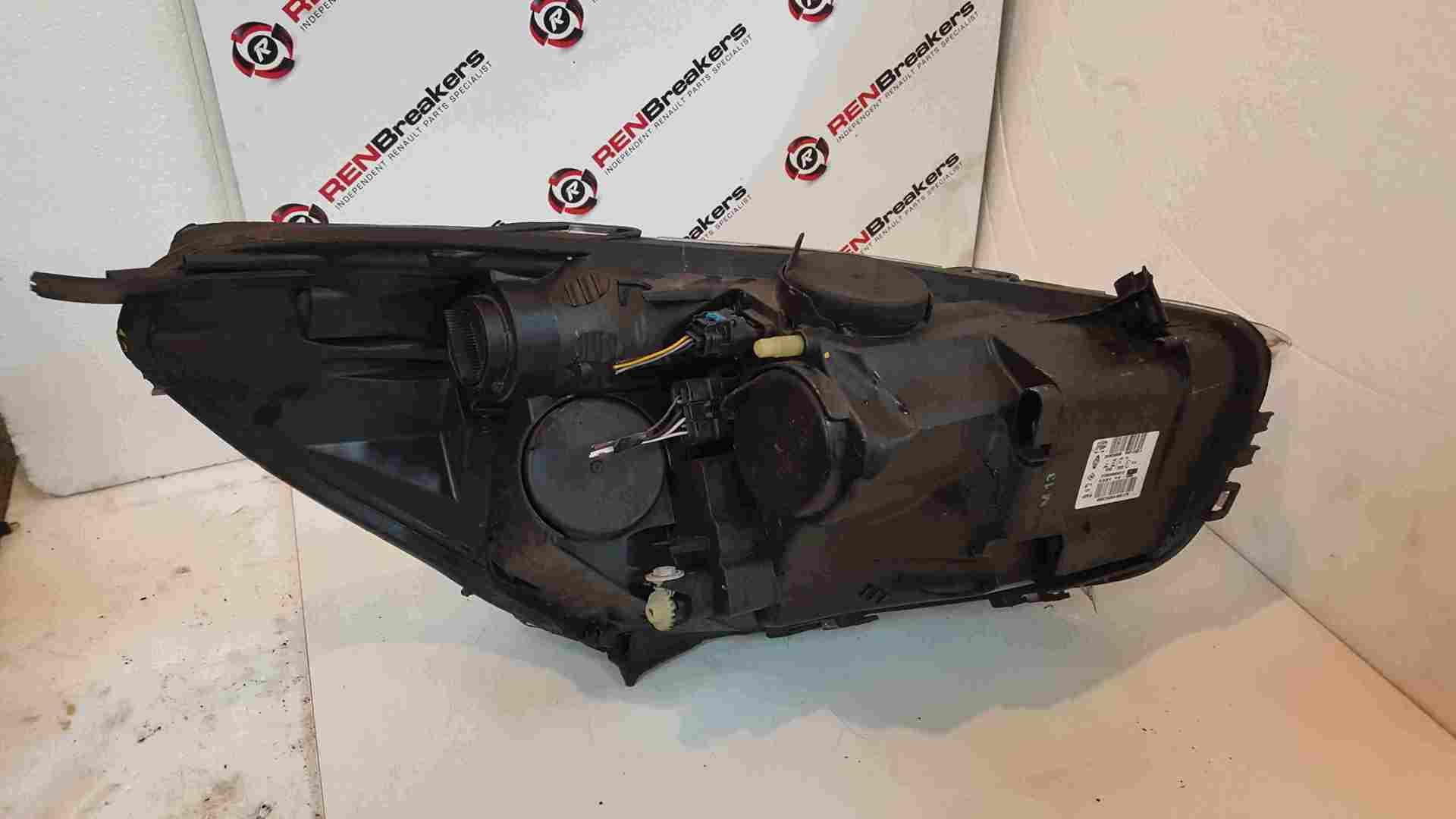Thumb 2 Renault Clio MK4 2013-2018 Passenger NSF Front Headlight Damage