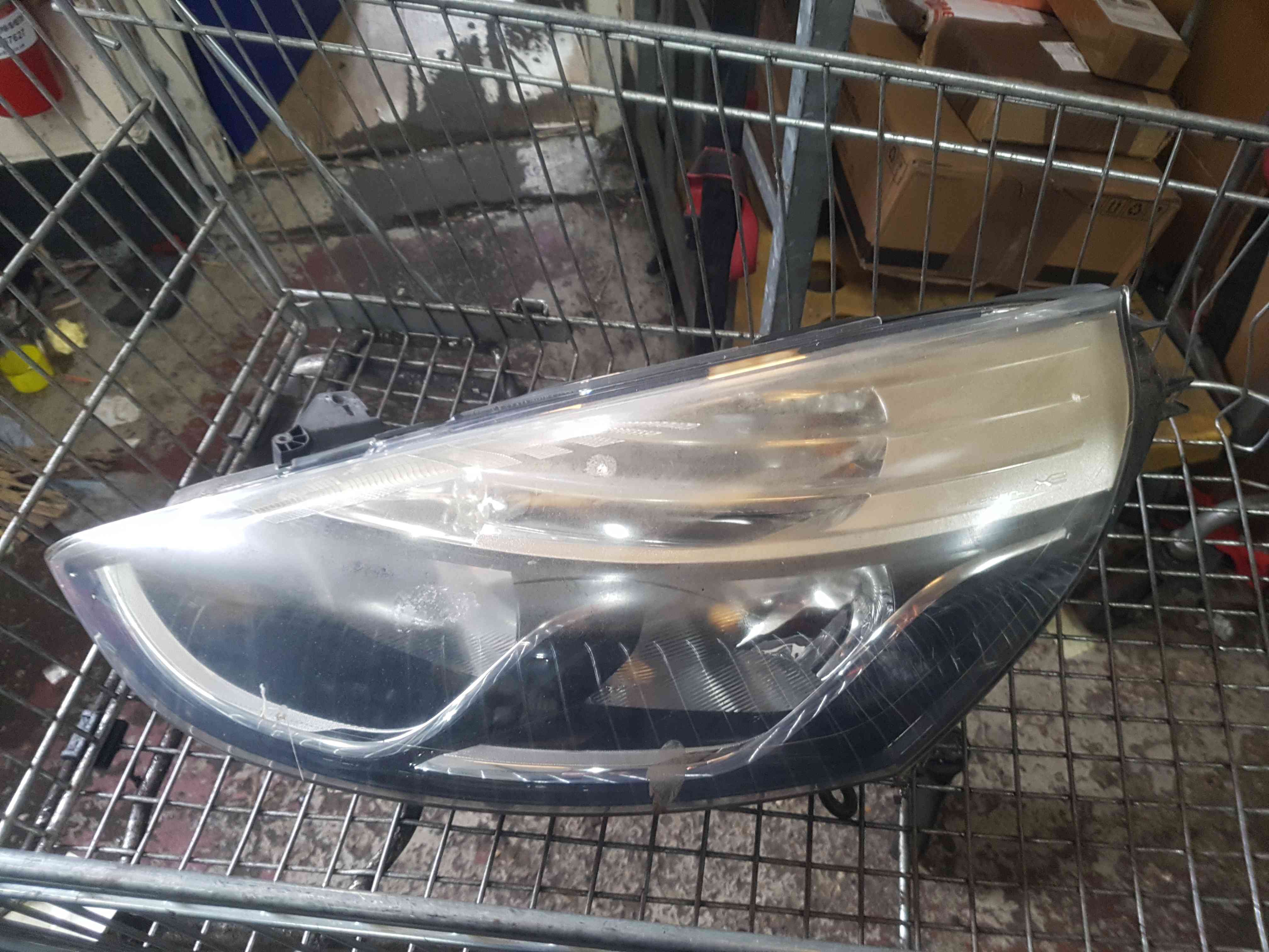 Renault Clio MK4 2013-2018 Passenger NSF Front Headlight Cloudy 260606688R