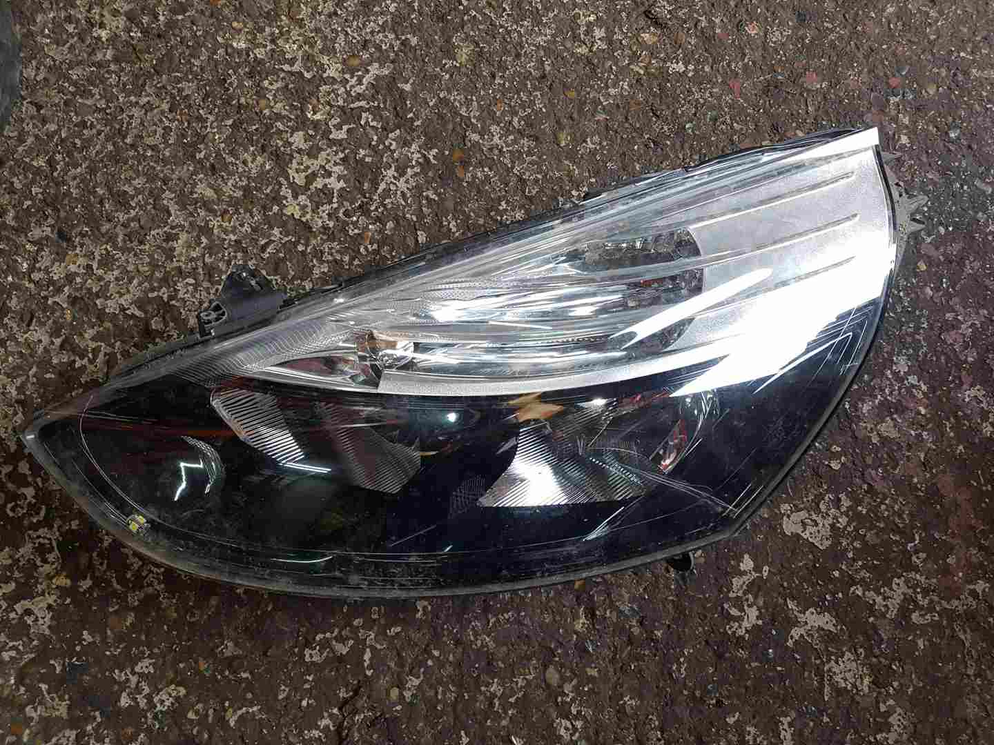 Renault Clio MK4 2013-2018 Passenger NSF Front Headlight