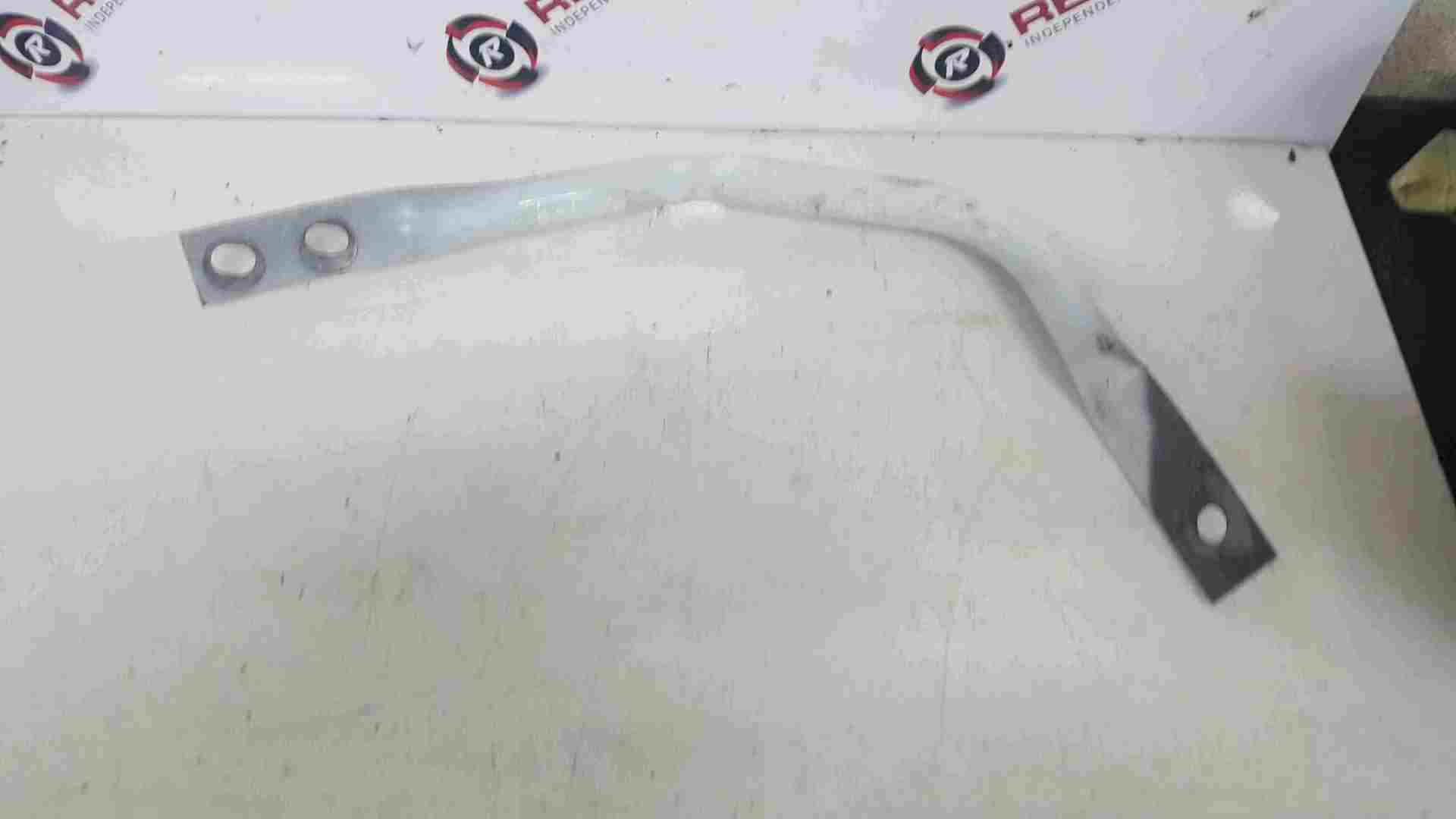 Renault Clio MK4 2013-2018 Passenger NSF Front Wing Bracket White OV369