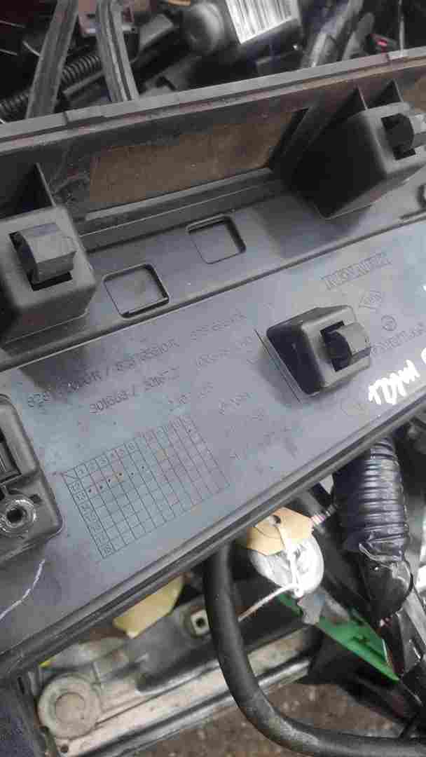 Thumb 2 Renault Clio MK4 2013-2018 Passenger NSR Rear Door Moulding Trim 828772096R
