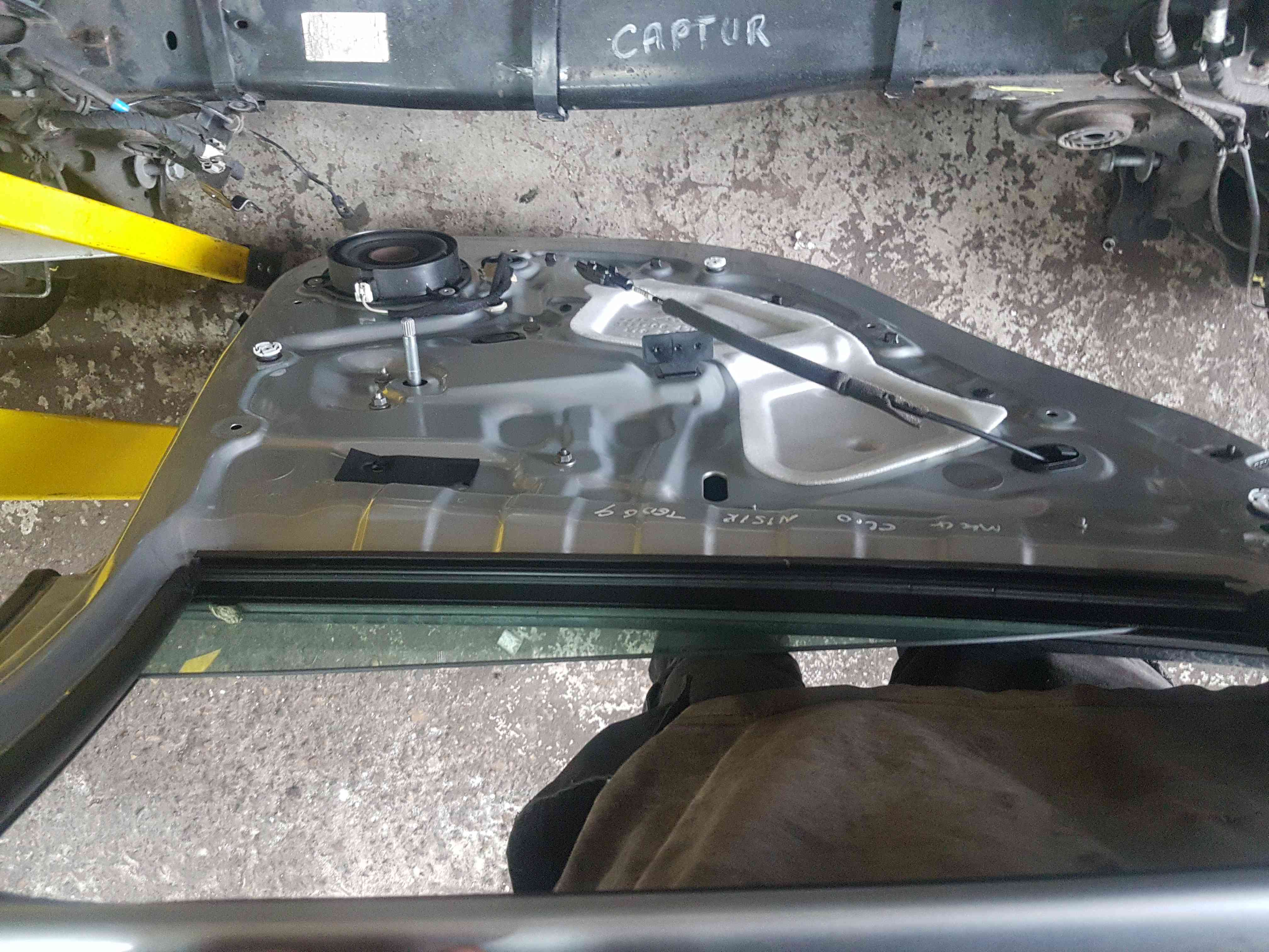 Thumb 6 Renault Clio MK4 2013-2018 Passenger NSR Rear Door Silver Ted69 Grade A