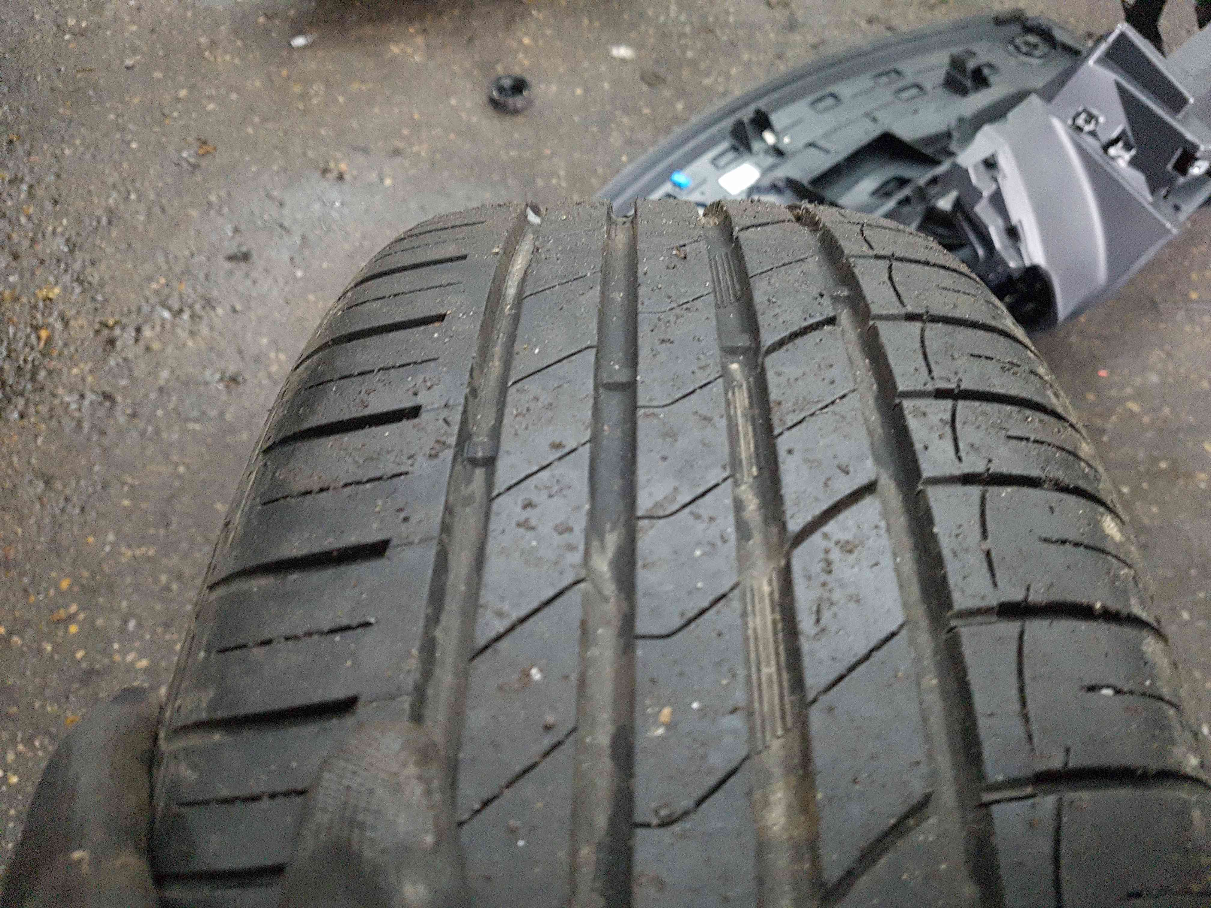 Thumb 7 Renault Clio MK4 2013-2018 Passion Alloy Wheel + Tyre 195 55 16 6Mm 403006502R