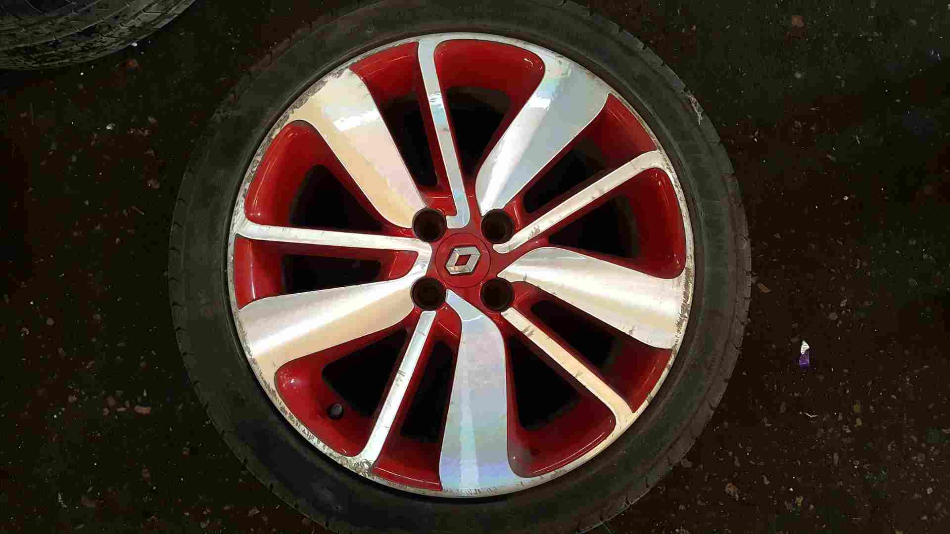 Thumb 3 Renault Clio MK4 2013-2018 RED Diamond CUT Alloy Wheel + Tyre 205 45 17 6Mm 3/5