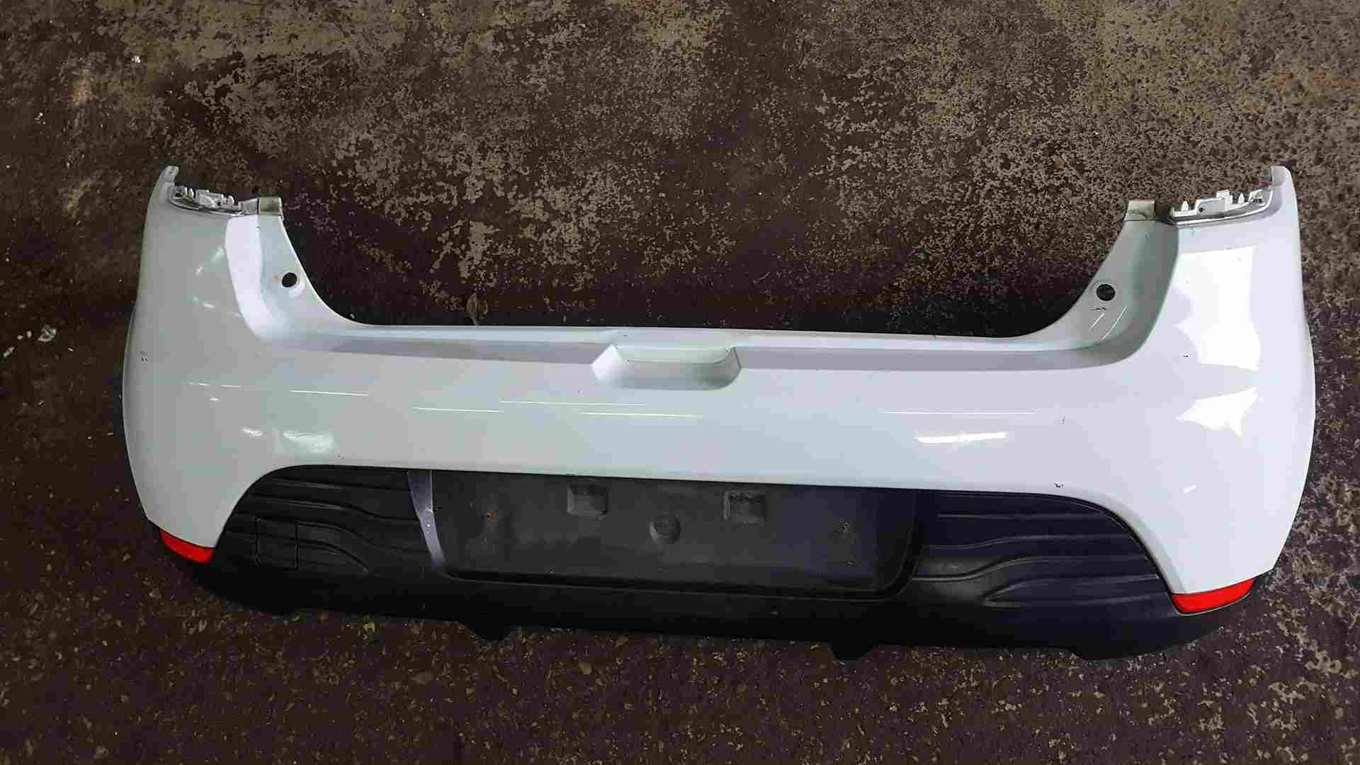Thumb 7 Renault Clio MK4 2013-2018 Rear Bumper White Ov369 Damaged