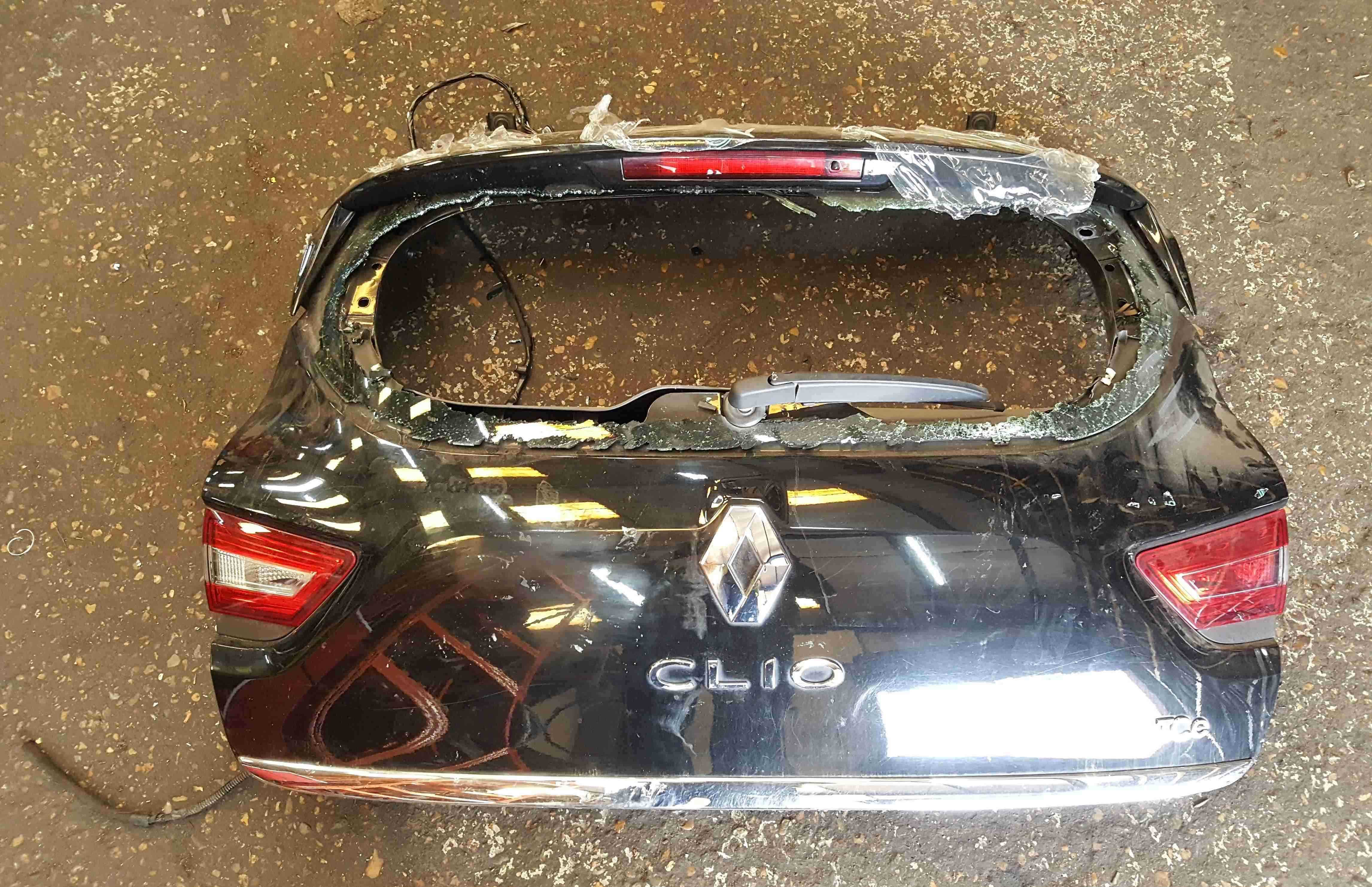 Renault Clio MK4 2013-2018 Rear Tailgate Boot Black TEGNE