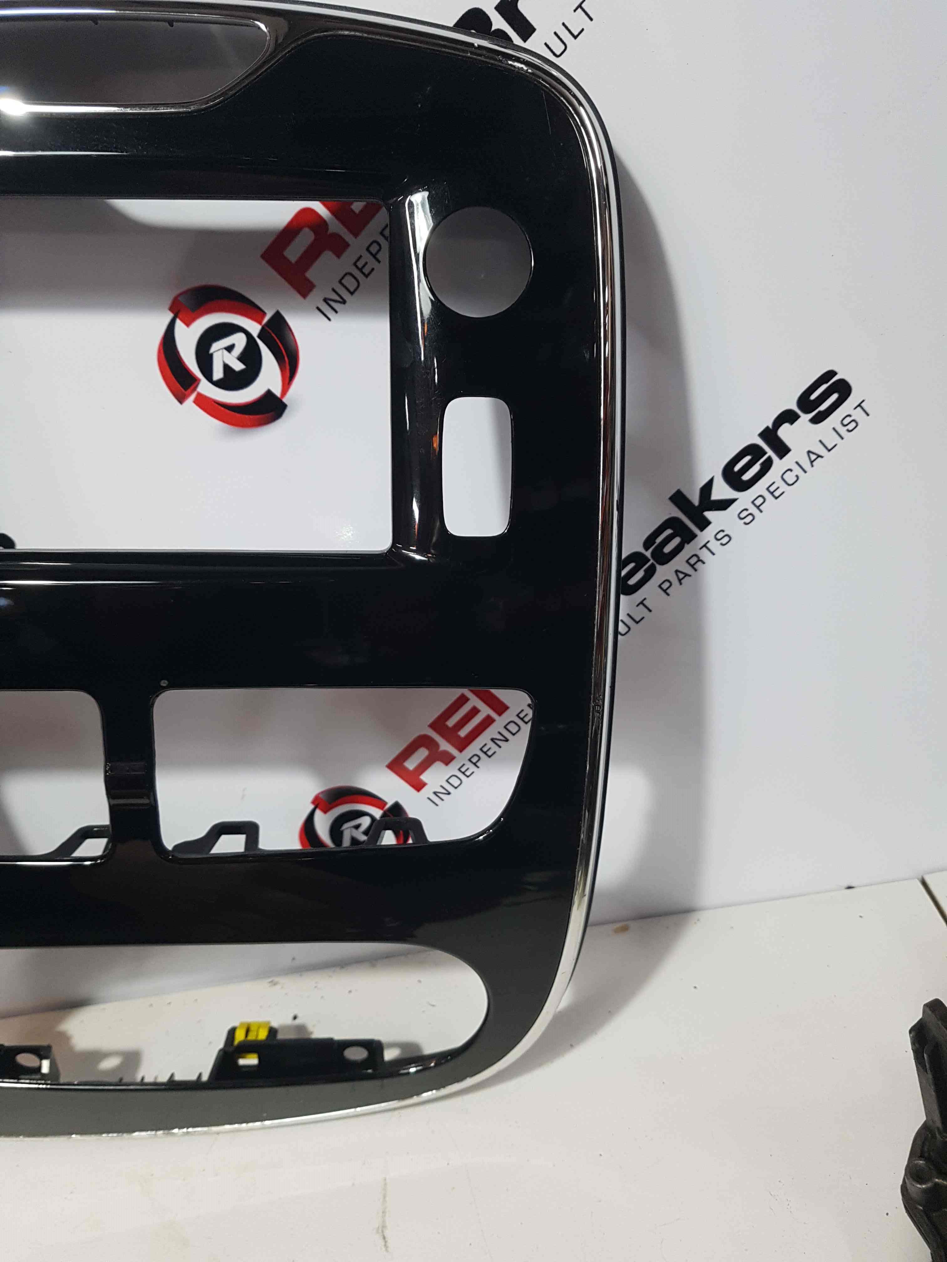 Thumb 5 Renault Clio MK4 2013-2019 Centre Dashboard Heater Display Surround Chrome 