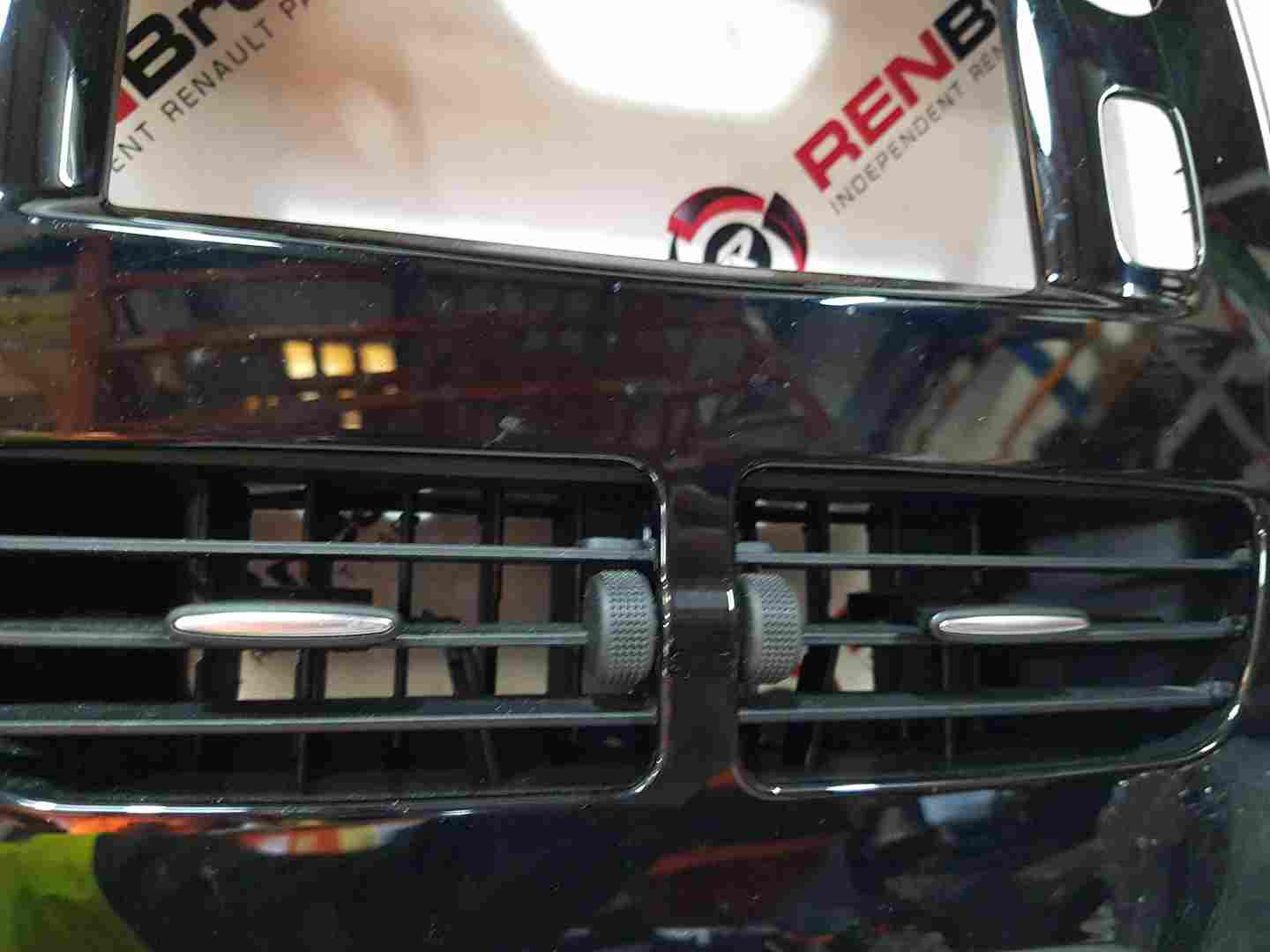 Thumb 7 Renault Clio MK4 2013-2019 Centre Heater Vents + Chrome Black Surround Trim 