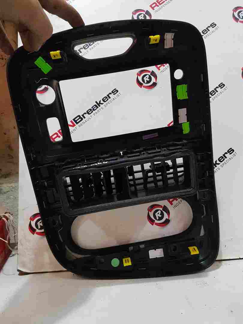 Thumb 8 Renault Clio MK4 2013-2019 Centre Heater Vents + Chrome Black Surround Trim 