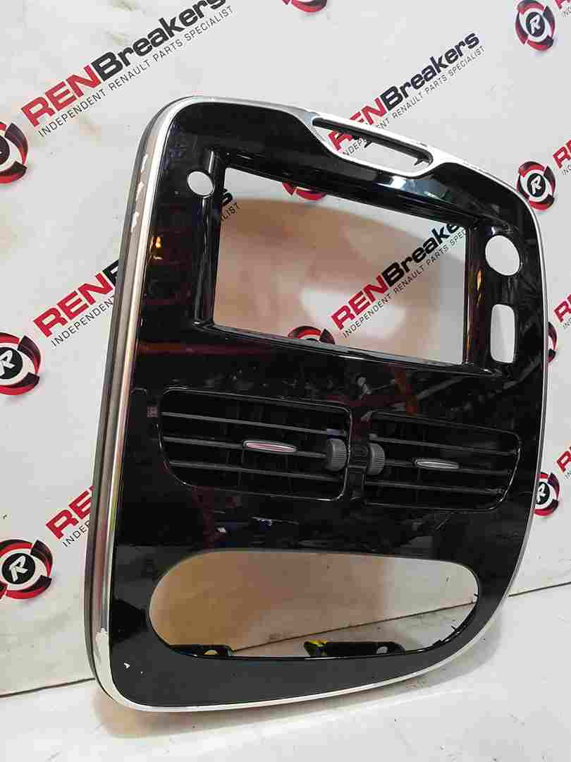 Renault Clio MK4 2013-2019 Centre Heater Vents + Chrome Black Surround Trim 