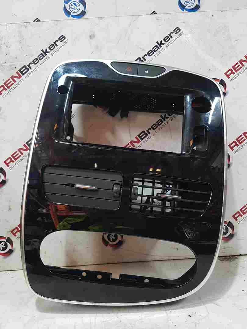 Renault Clio MK4 2013-2019 Centre Heater Vents + Chrome Black Surround Trim