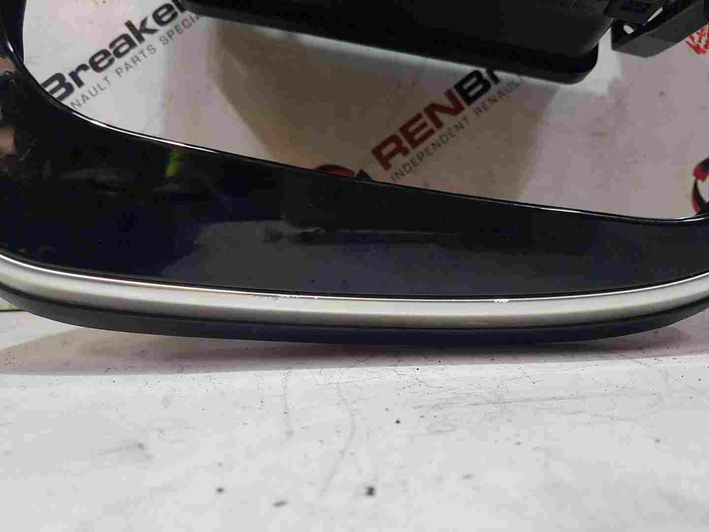 Thumb 2 Renault Clio MK4 2013-2019 Centre Heater Vents + Chrome Black Surround Trim