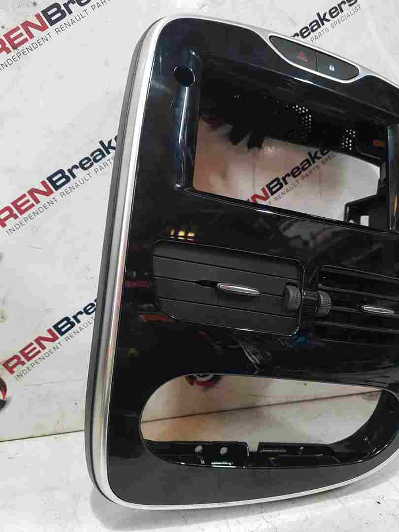 Thumb 3 Renault Clio MK4 2013-2019 Centre Heater Vents + Chrome Black Surround Trim
