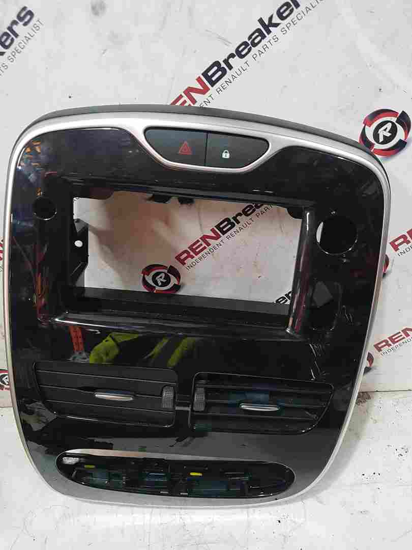 Thumb 5 Renault Clio MK4 2013-2019 Centre Heater Vents + Chrome Black Surround Trim