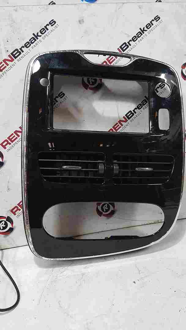 Renault Clio MK4 2013-2019 Centre Heater Vents + Chrome Black Surround Trim