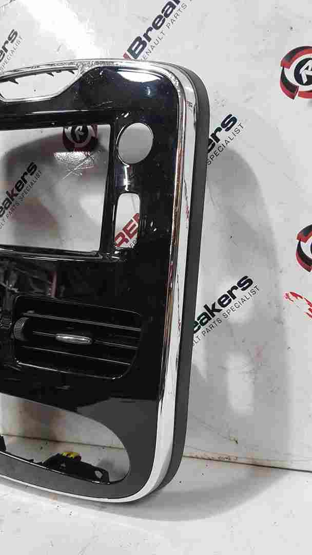 Thumb 6 Renault Clio MK4 2013-2019 Centre Heater Vents + Chrome Black Surround Trim