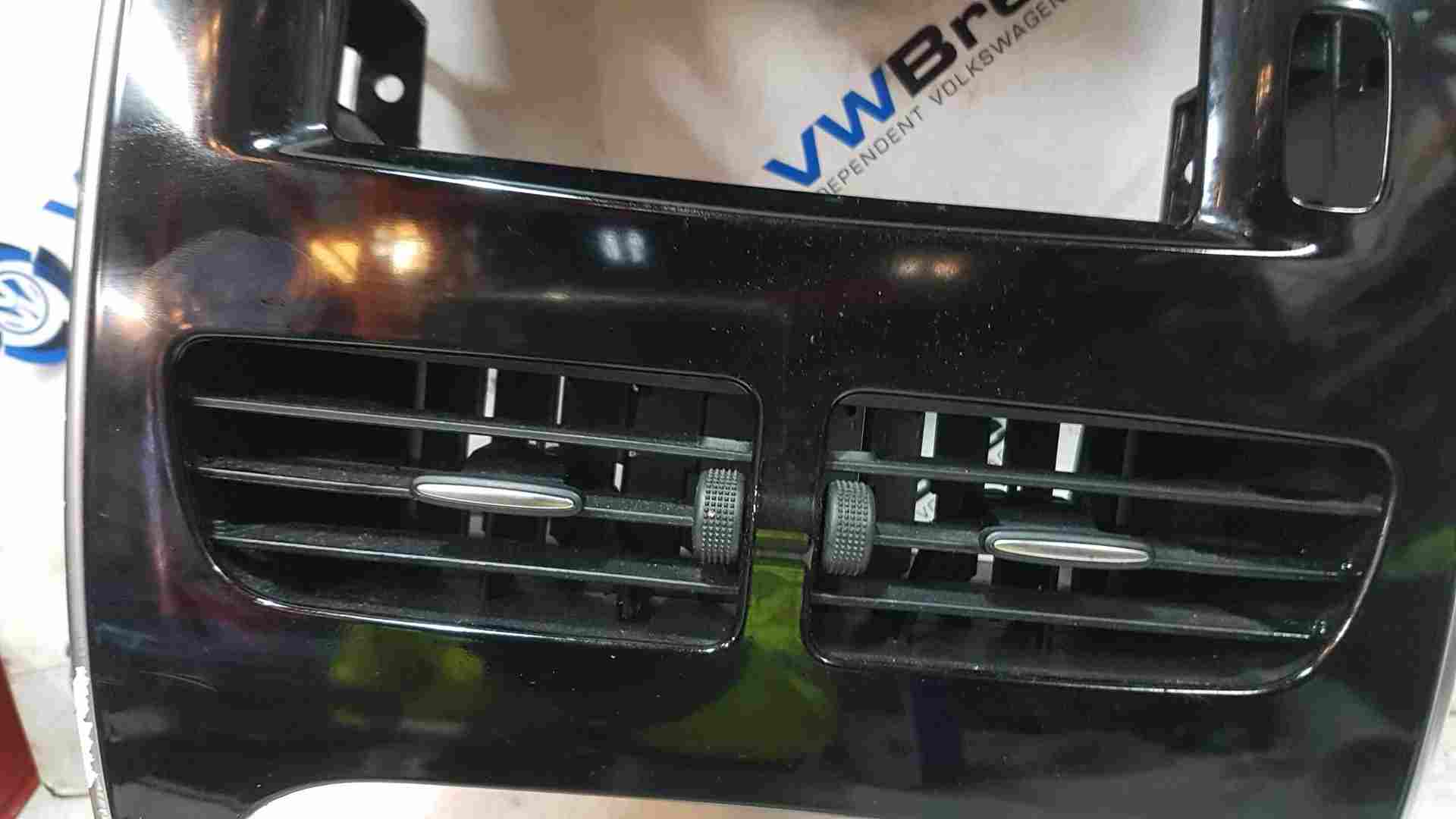 Thumb 2 Renault Clio MK4 2013-2019 Centre Heater Vents + Chrome Black Surround Trim