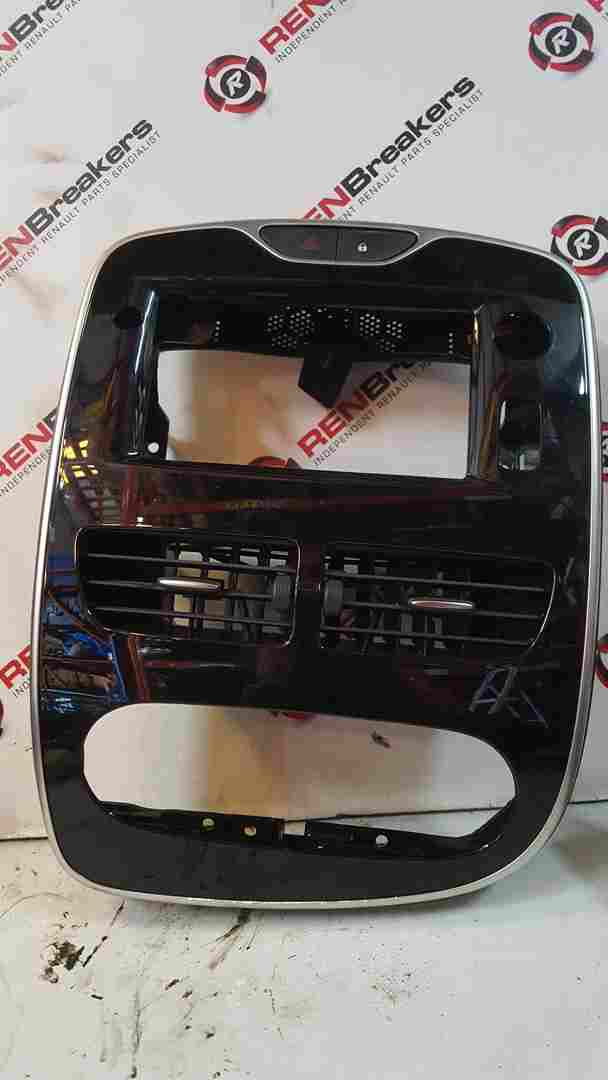 Renault Clio MK4 2013-2019 Centre Heater Vents + Chrome Black Surround Trim