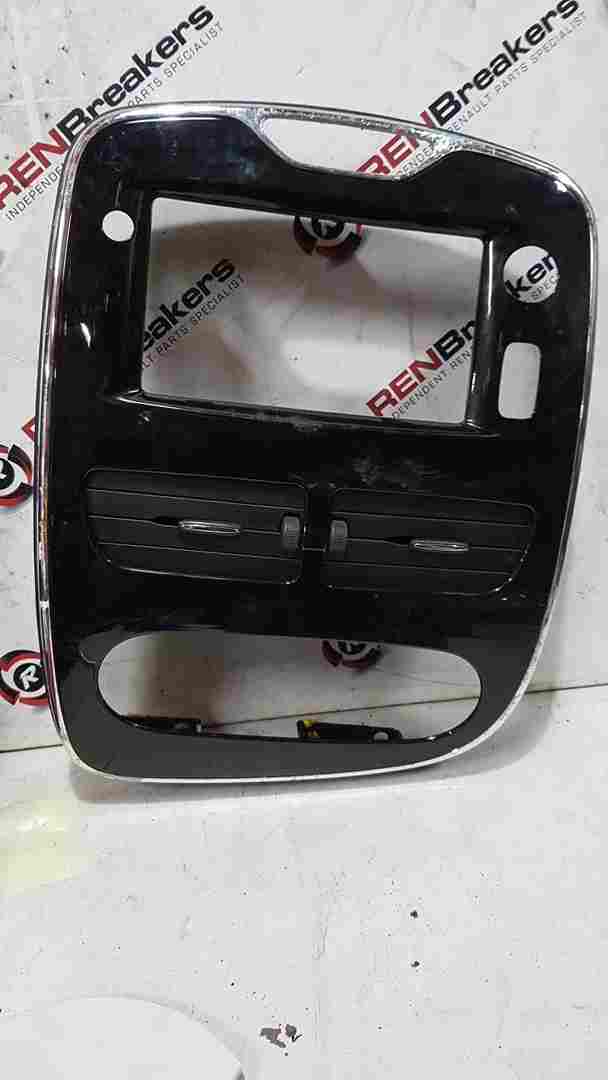 Renault Clio MK4 2013-2019 Centre Heater Vents + Chrome Black Surround Trim