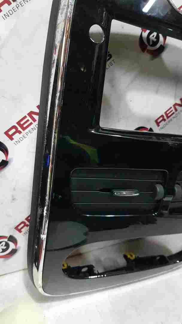Thumb 2 Renault Clio MK4 2013-2019 Centre Heater Vents + Chrome Black Surround Trim