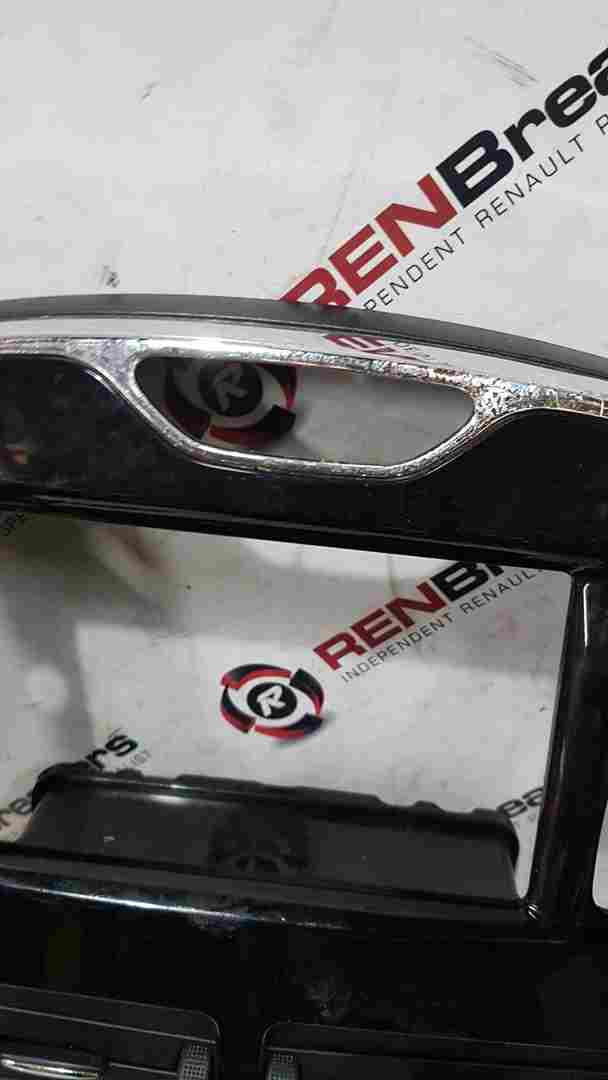 Thumb 7 Renault Clio MK4 2013-2019 Centre Heater Vents + Chrome Black Surround Trim