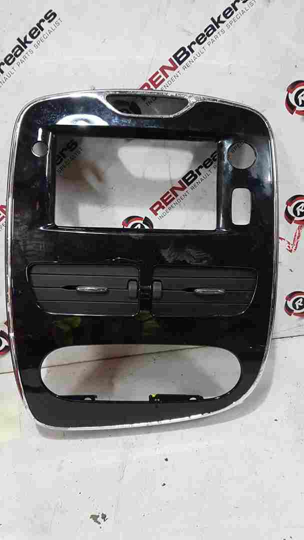 Thumb 8 Renault Clio MK4 2013-2019 Centre Heater Vents + Chrome Black Surround Trim