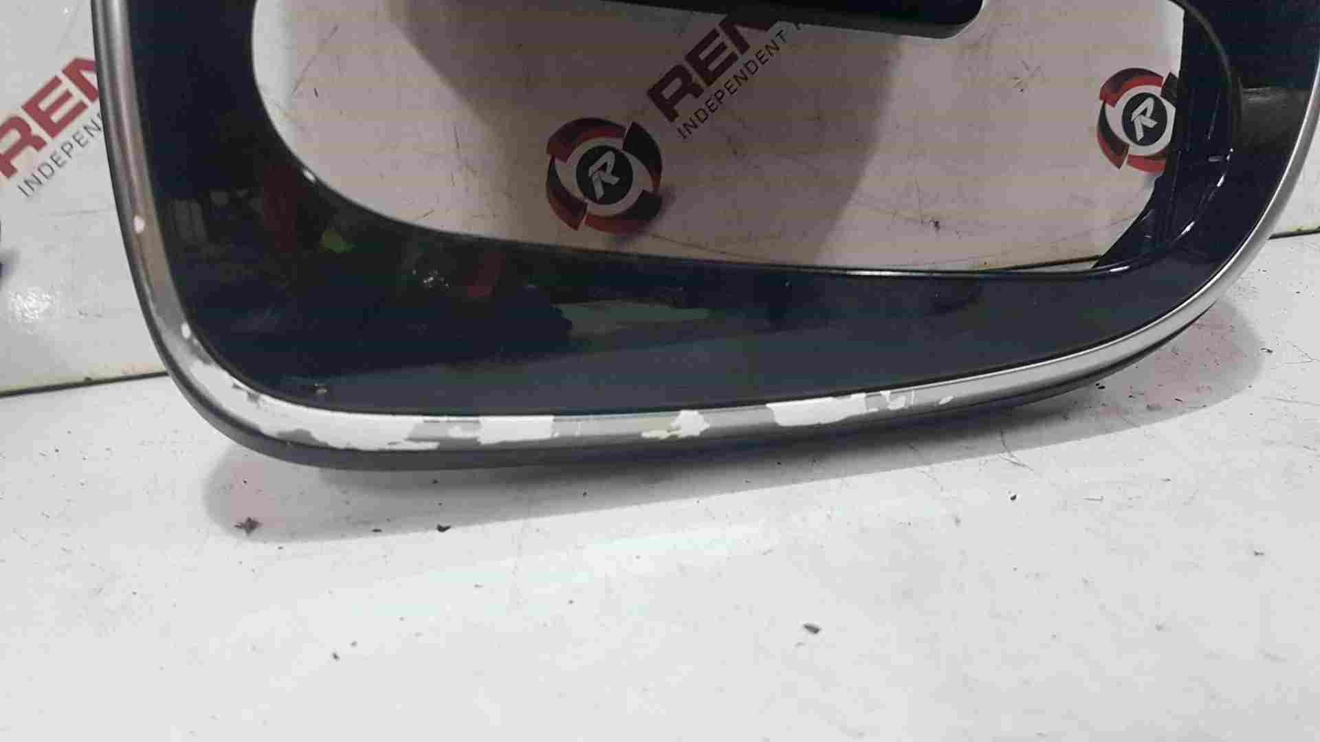 Thumb 3 Renault Clio MK4 2013-2019 Centre Heater Vents + Chrome Black Surround Trim