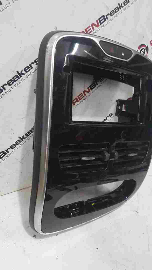 Thumb 4 Renault Clio MK4 2013-2019 Centre Heater Vents + Chrome Black Surround Trim