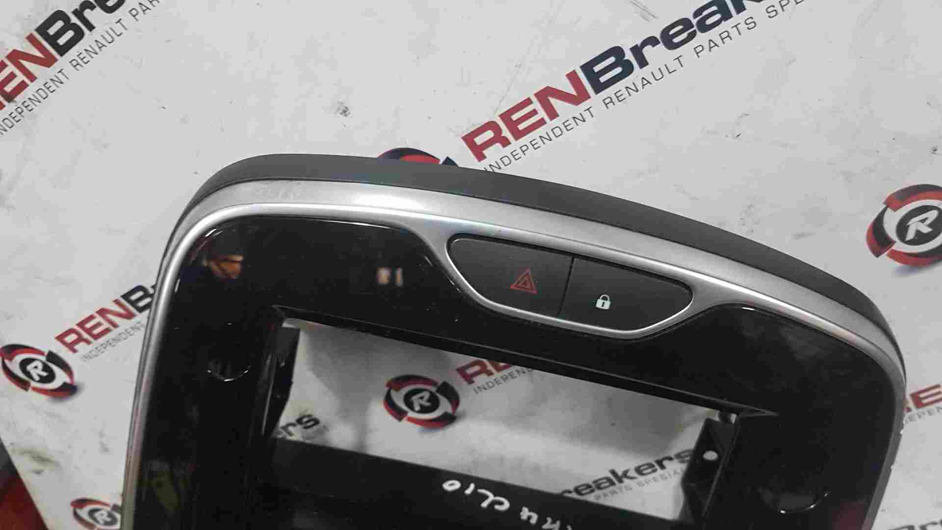 Thumb 6 Renault Clio MK4 2013-2019 Centre Heater Vents + Chrome Black Surround Trim