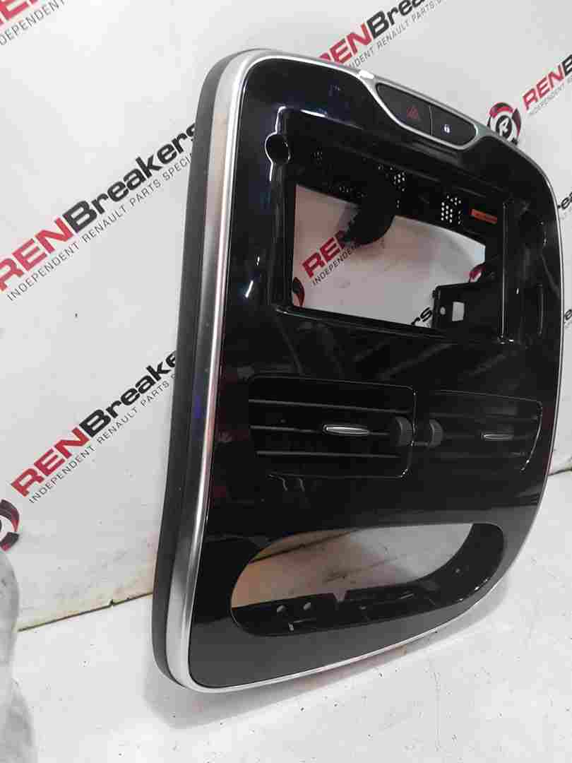 Thumb 5 Renault Clio MK4 2013-2019 Centre Heater Vents + Chrome Black Surround Trim