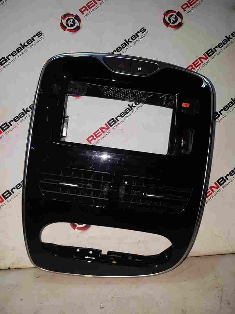 Thumb 3 Renault Clio MK4 2013-2019 Centre Heater Vents + Chrome Black Surround Trim