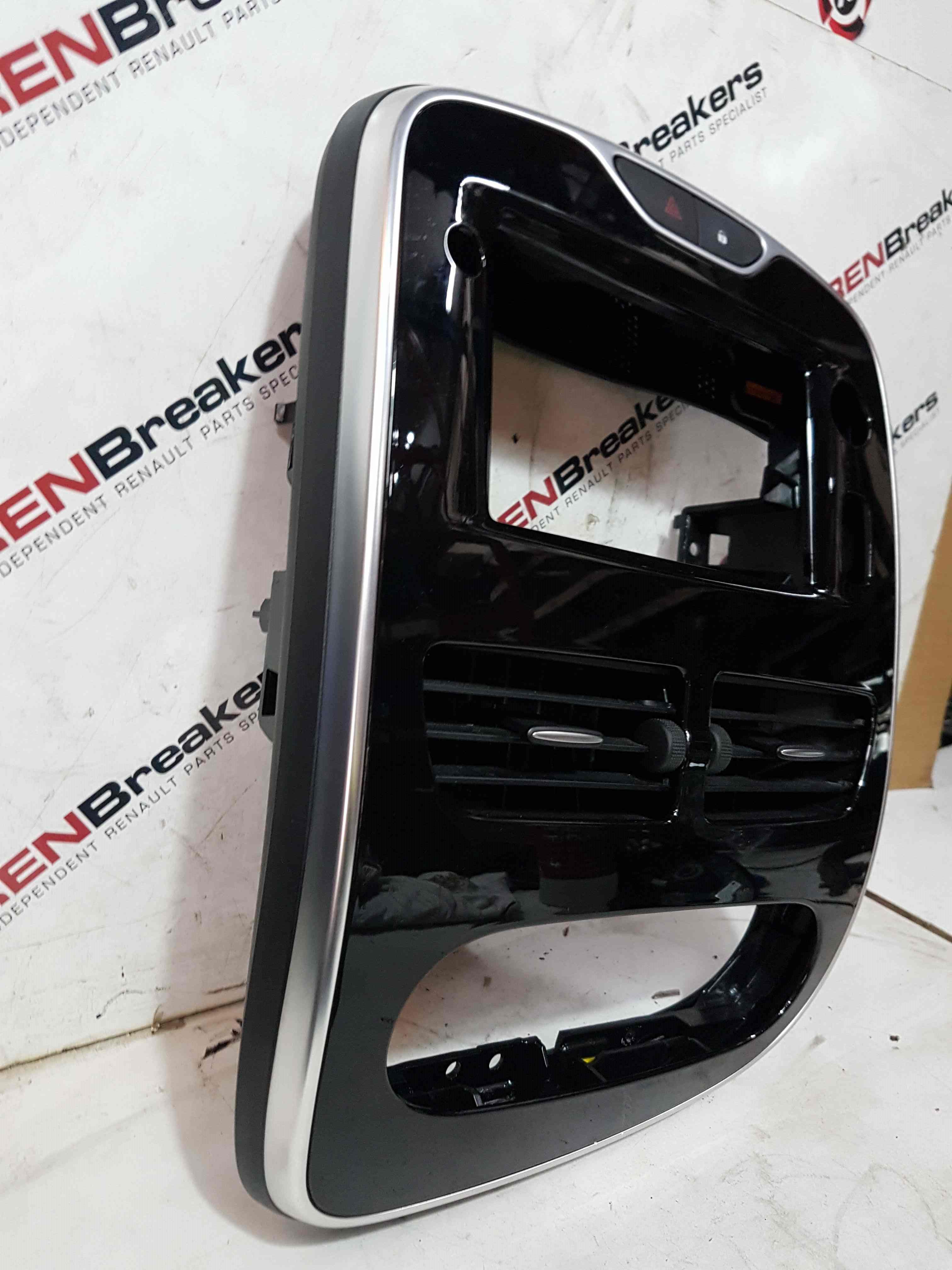 Thumb 3 Renault Clio MK4 2013-2019 Centre Heater Vents + Chrome Black Surround Trim