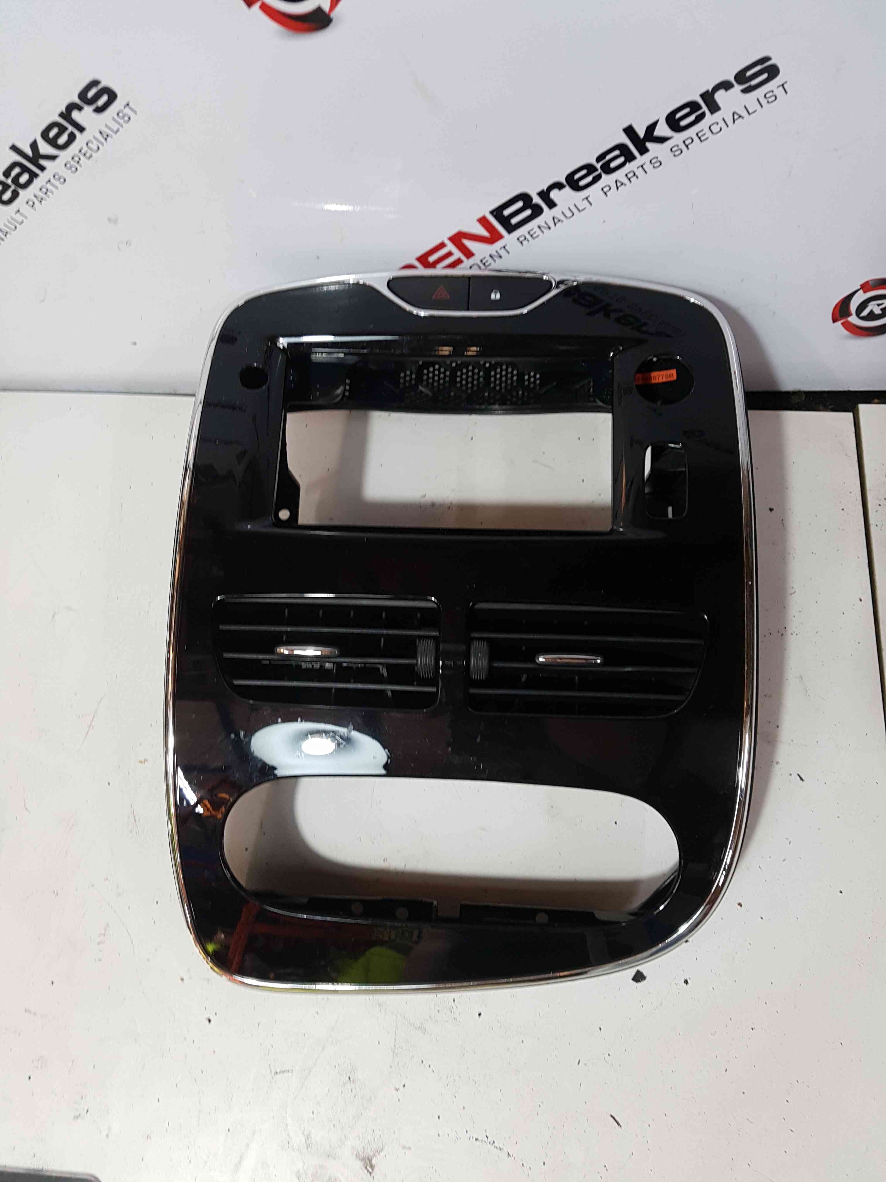 Thumb 3 Renault Clio MK4 2013-2019 Centre Heater Vents + Chrome Black Surround Trim