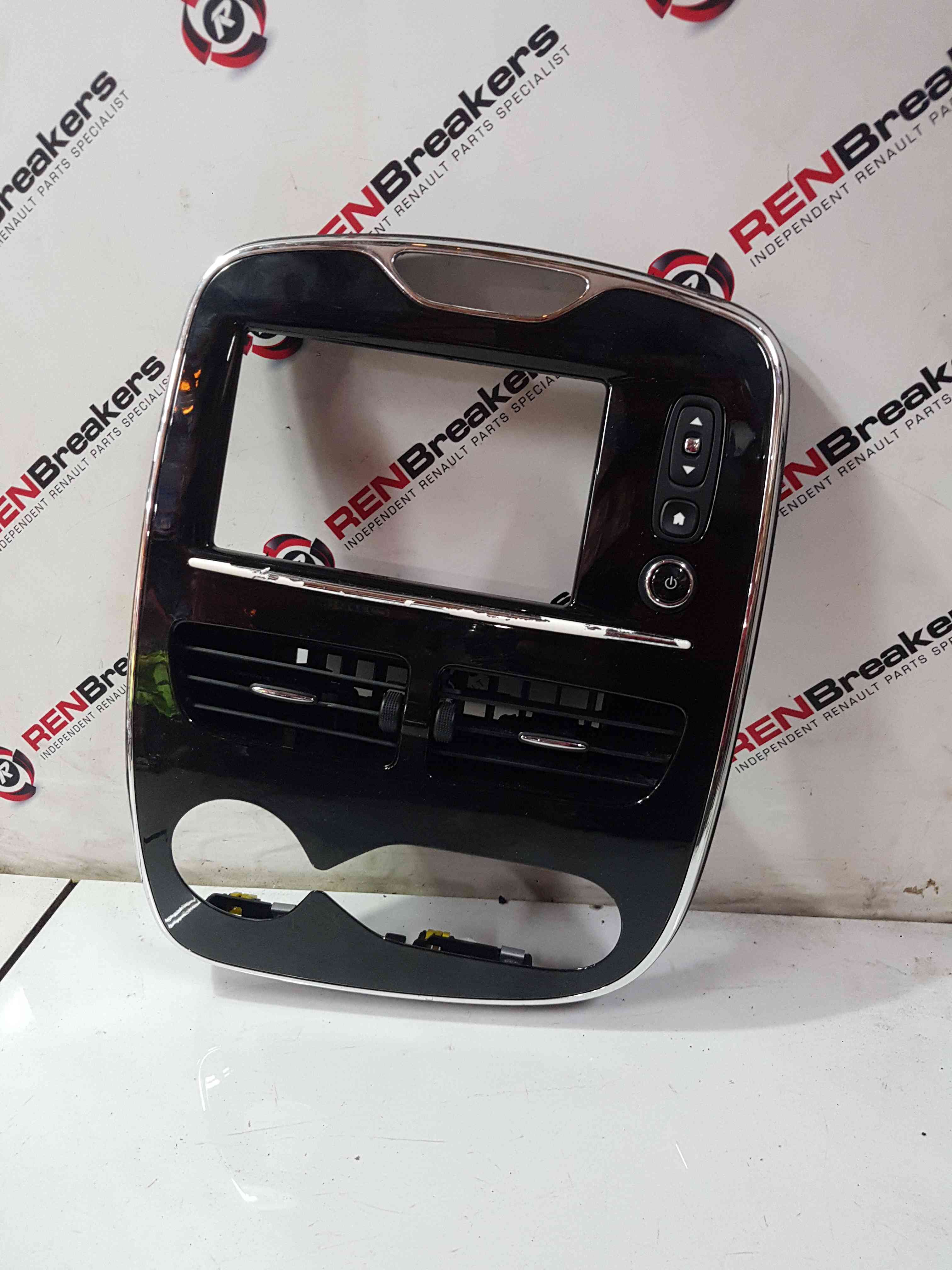 Thumb 2 Renault Clio MK4 2013-2019 Centre Heater Vents + Chrome Black Surround Trim