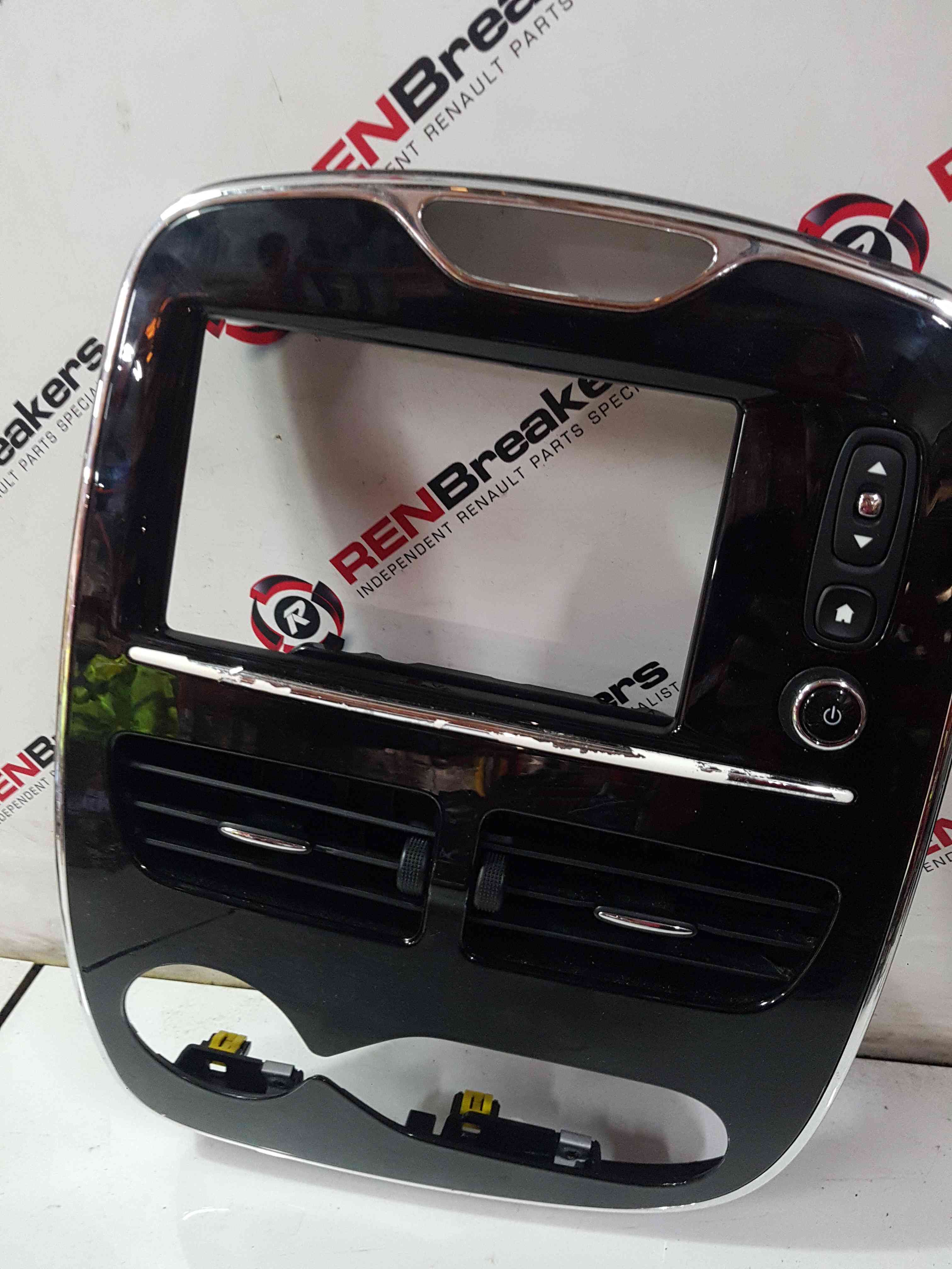 Thumb 3 Renault Clio MK4 2013-2019 Centre Heater Vents + Chrome Black Surround Trim