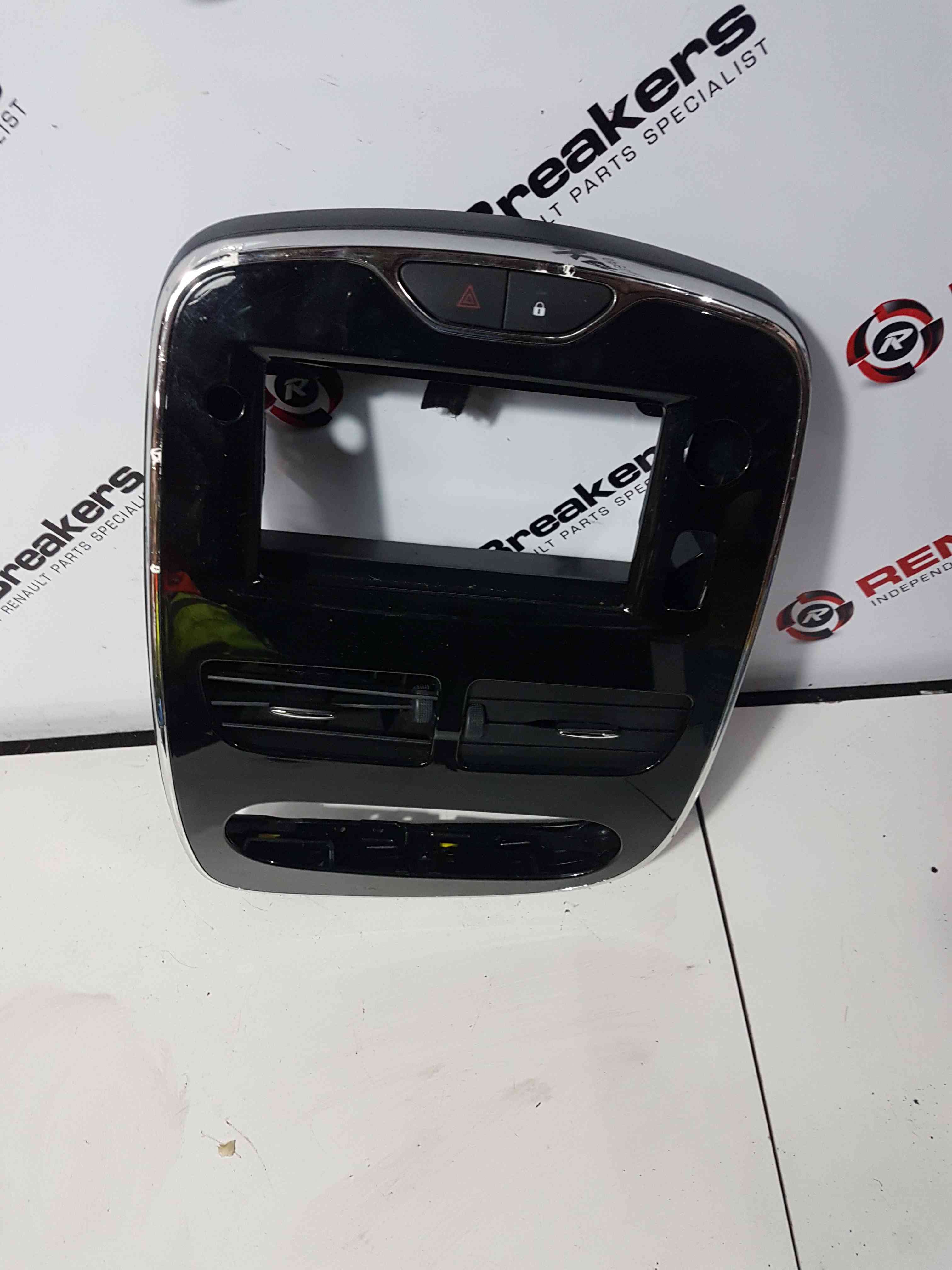 Thumb 2 Renault Clio MK4 2013-2019 Centre Heater Vents + Heater Surround Panel