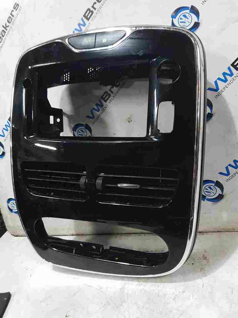 Thumb 4 Renault Clio MK4 2013-2019 Centre Media Player Heater Chrome Black Surround Trim