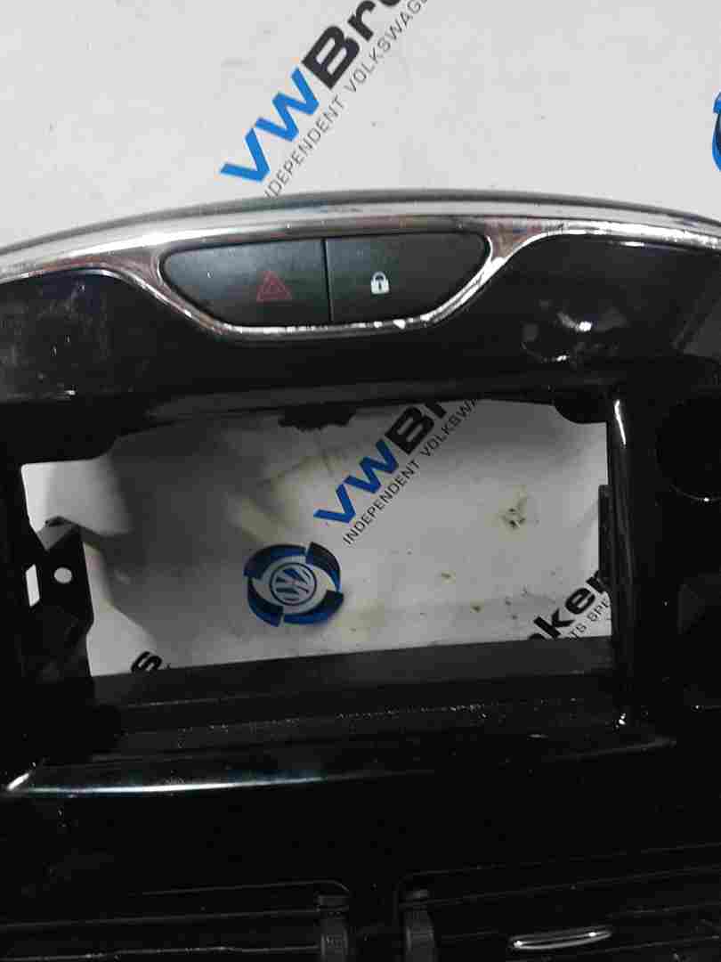 Thumb 9 Renault Clio MK4 2013-2019 Centre Media Player Heater Chrome Black Surround Trim