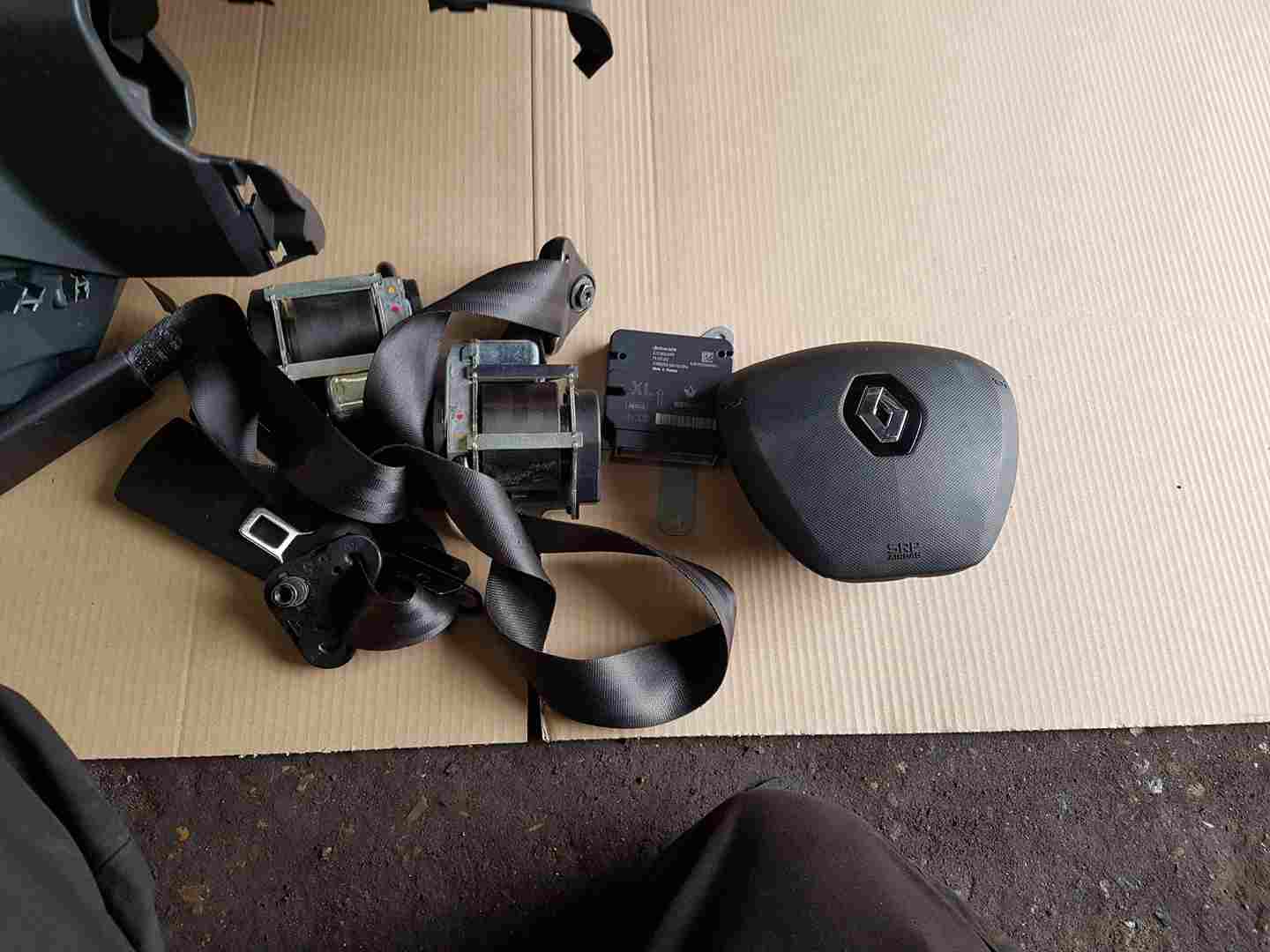 Thumb 5 Renault Clio MK4 2013-2019 Dashboard Airbag KIT Steering Airbag Module Belts