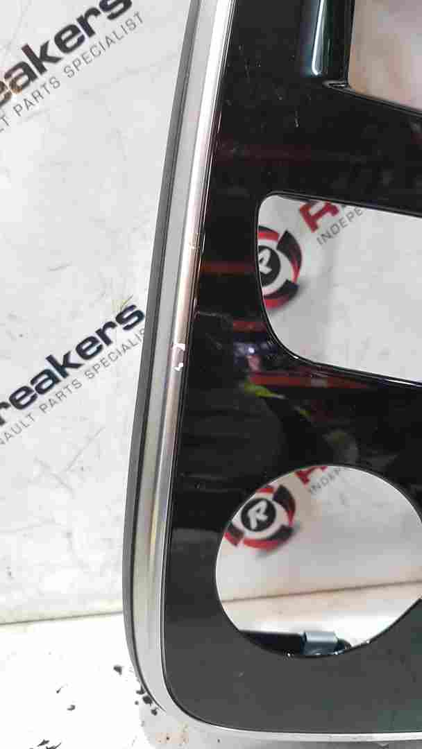 Thumb 2 Renault Clio MK4 2013-2019 Dashboard Centre Heater Controls Surround Black