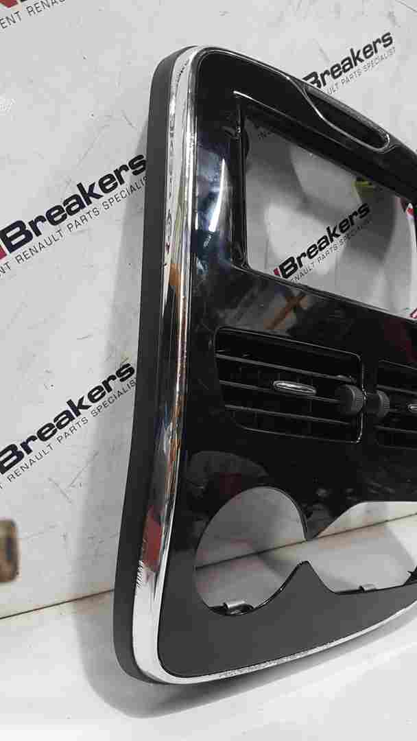 Thumb 2 Renault Clio MK4 2013-2019 Dashboard Centre Heater Controls Surround Gloss Black