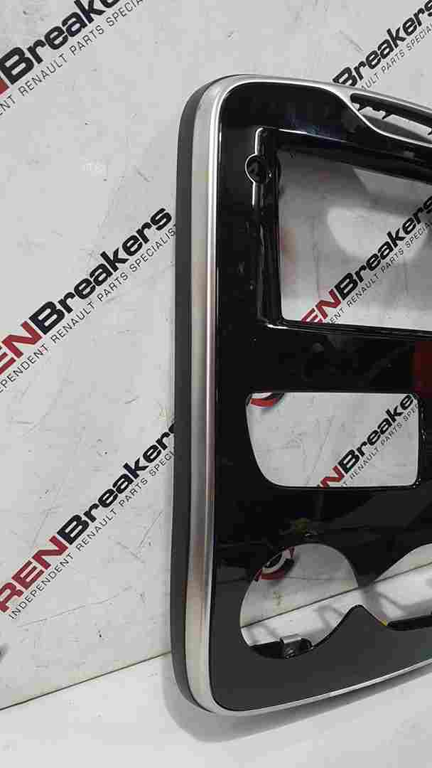 Thumb 2 Renault Clio MK4 2013-2019 Dashboard Centre Heater Controls Surround Gloss Black