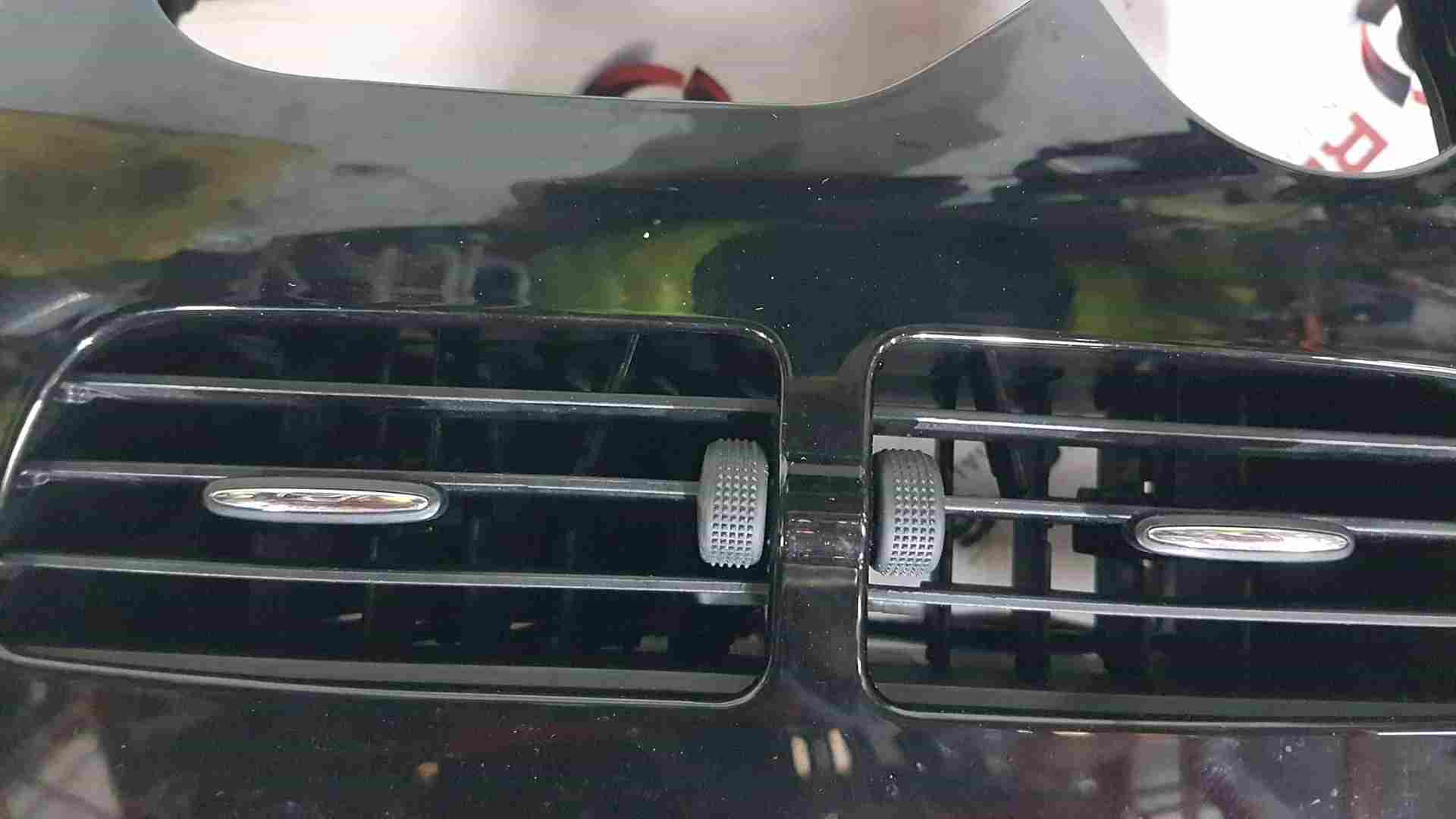 Thumb 6 Renault Clio MK4 2013-2019 Dashboard Centre Heater Controls Surround Gloss Black