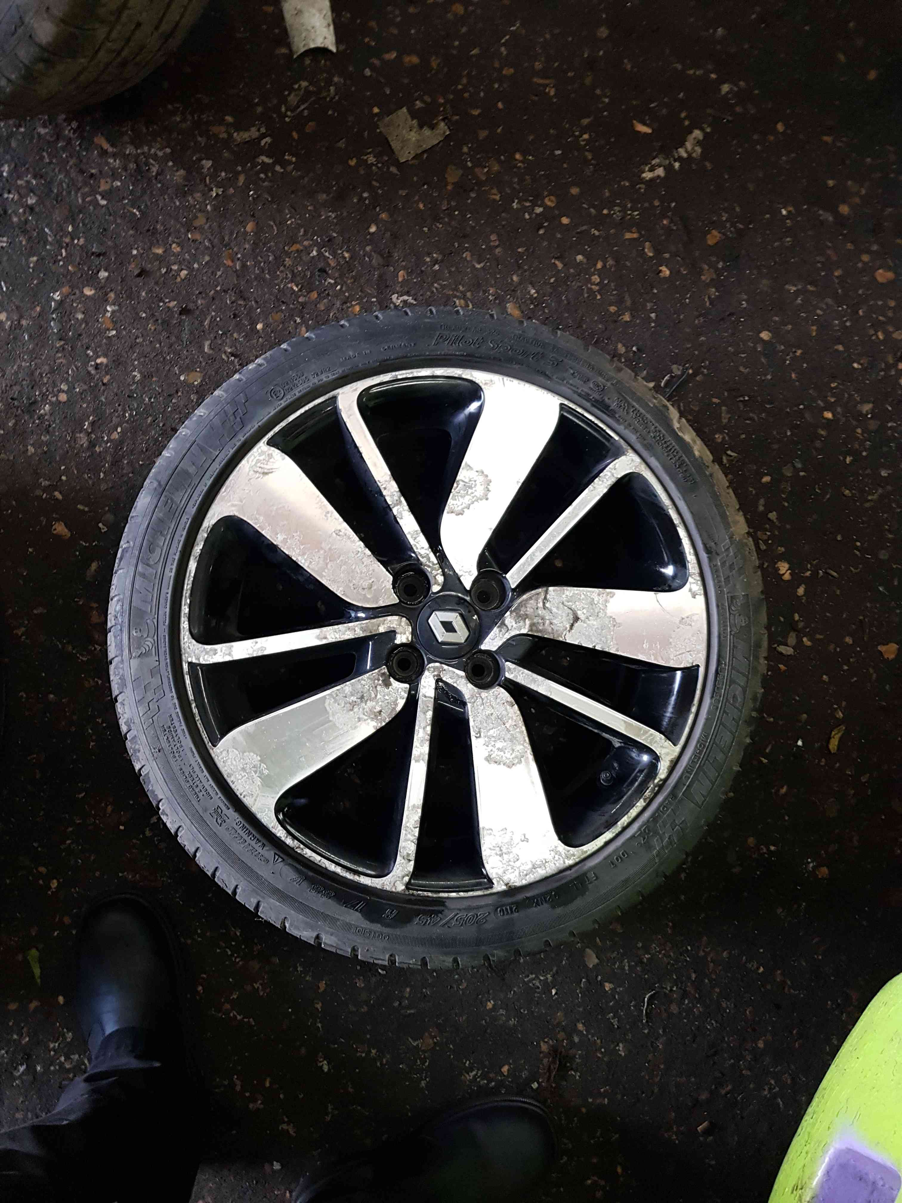 Thumb 2 Renault Clio MK4 2013-2019 Drenalic Alloy Wheel + Tyre 205 45 17 5mm Tread 2/5