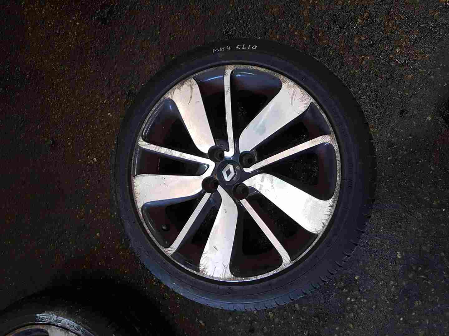 Renault Clio MK4 2013-2019 Drenalic Alloy Wheel + Tyre 205 45 17 5Mm Tread 3/5