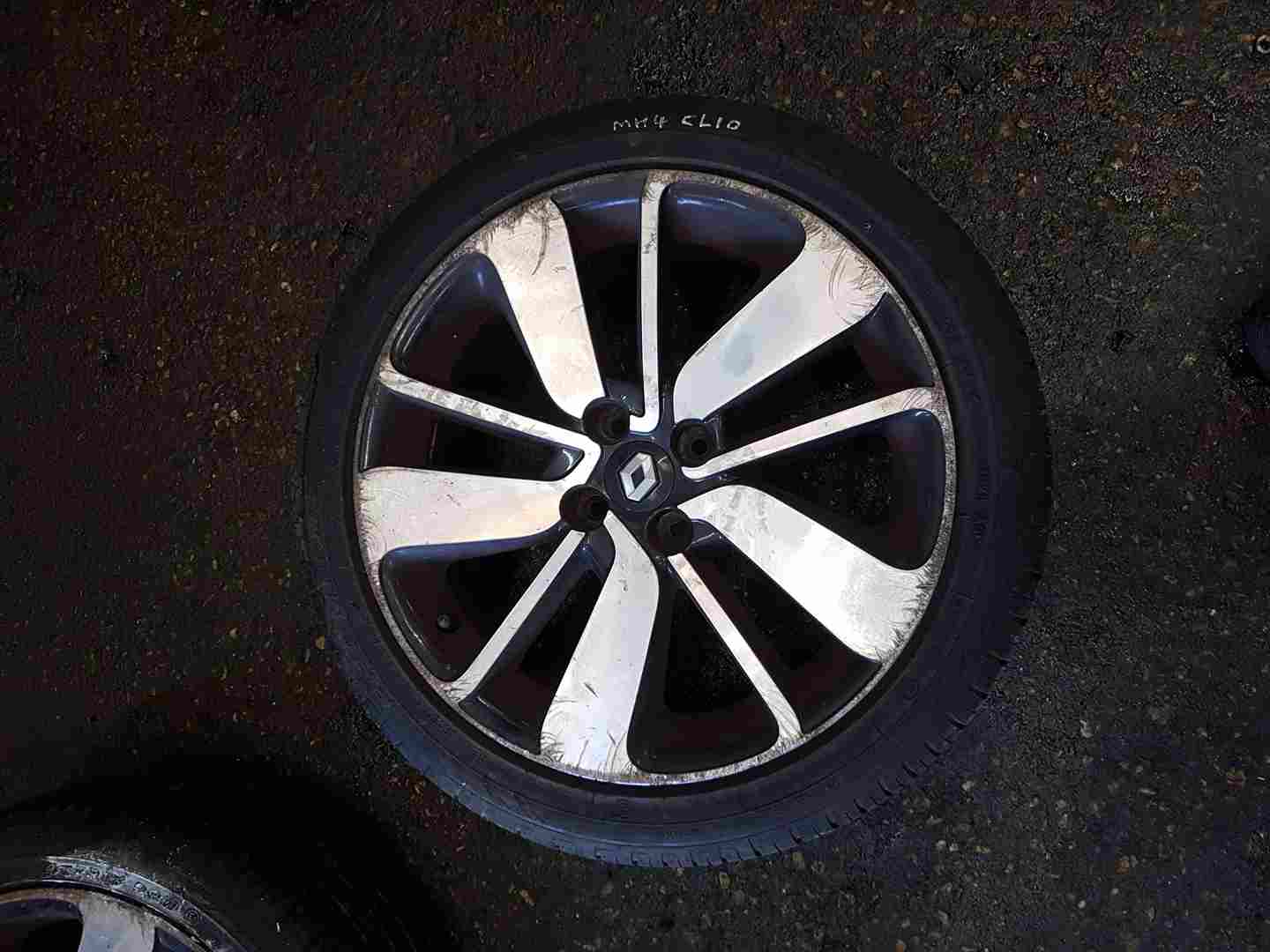 Thumb 5 Renault Clio MK4 2013-2019 Drenalic Alloy Wheel + Tyre 205 45 17 5Mm Tread 3/5